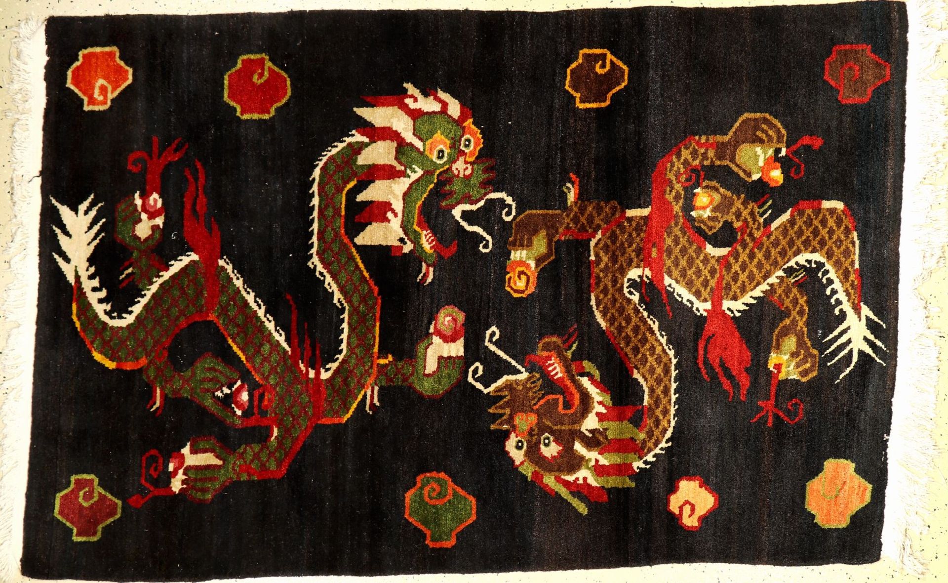 Nepal Drachenteppich, ca. 50 Jahre, Wolle auf Baumwolle, ca. 190 x 124 cm, EHZ: 2-3Nepal "Dragon