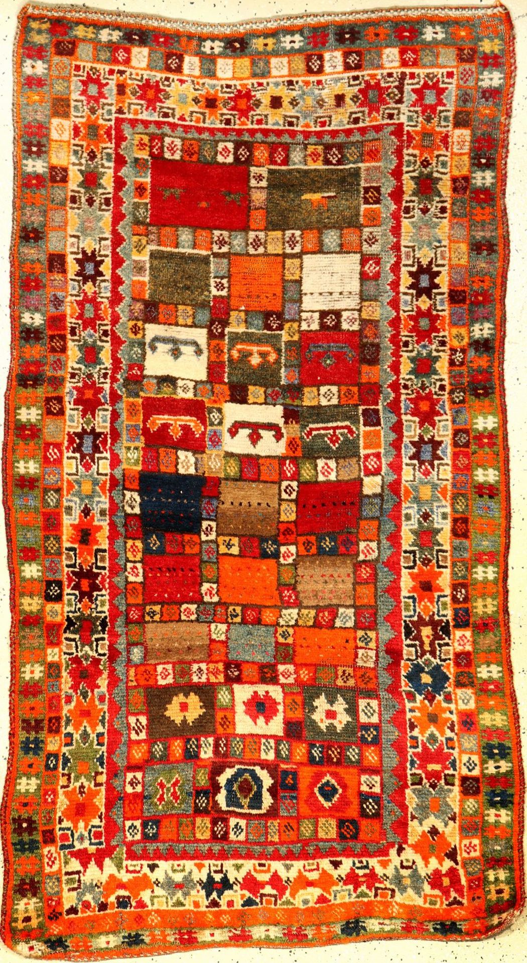 Gabbeh alt, Persien, um 1940, Wolle auf Wolle, ca. 170 x 93 cm, EHZ: 3. Selten, dekorativ.Rare