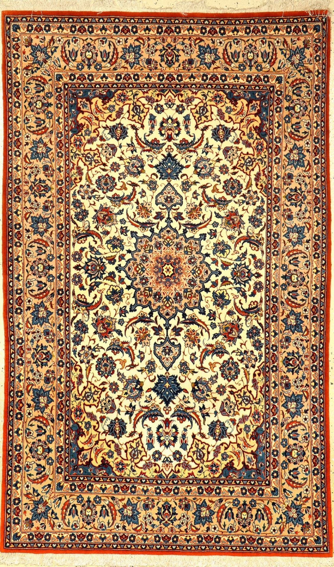 Feiner Esfahan alt, Persien, ca. 40 Jahre, Korkwolle auf Seide, ca. 172 x 106 cm, feine Knüpfung,