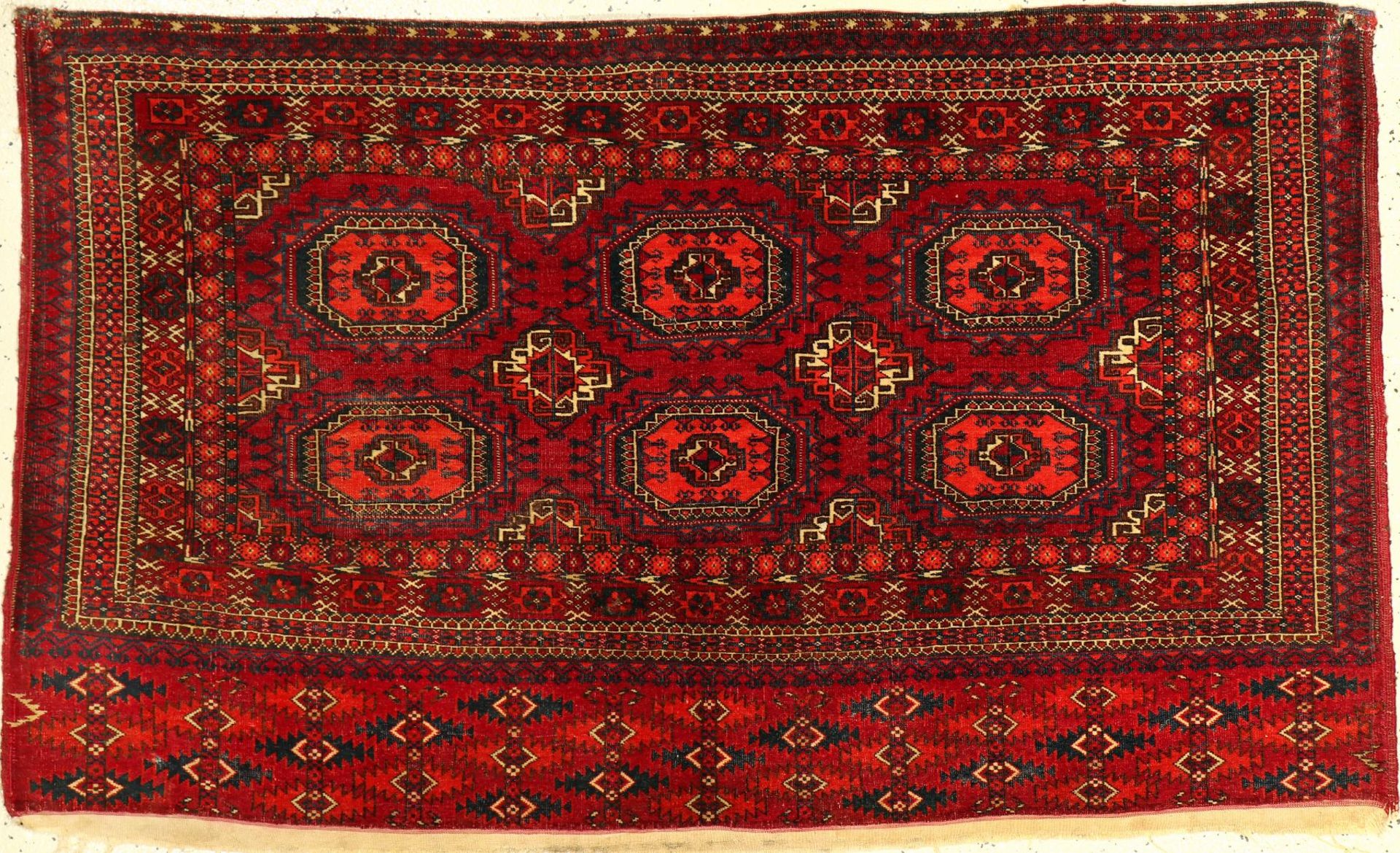 Tekke Tschowal antik, Turkmenistan, um 1900, Wolle auf Wolle, ca. 146 x 88 cm, EHZ: 3-4Tekke
