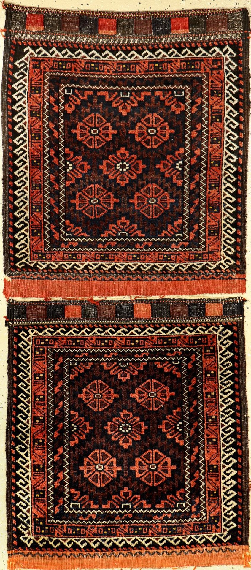 1 Paar Belutsch Taschefront, alt, Persien, um 1930, Wolle auf Wolle, ca. 74 x 64 70x60 cm, EHZ: 2-3.