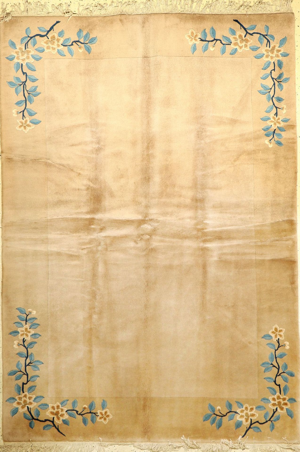 China fein, China, ca. 30 Jahre, Wolle auf Baumwolle, ca. 246 x 171 cm, EHZ: 2-3 (Flecken)Fine