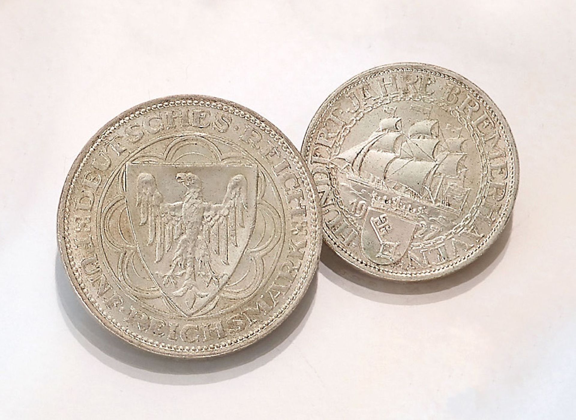 Konvolut 2 Silbermünzen, Deutsches Reich, 1927, best. aus: 1 x 3 Mark und 1 x 5 Mark,Hundert Jahre