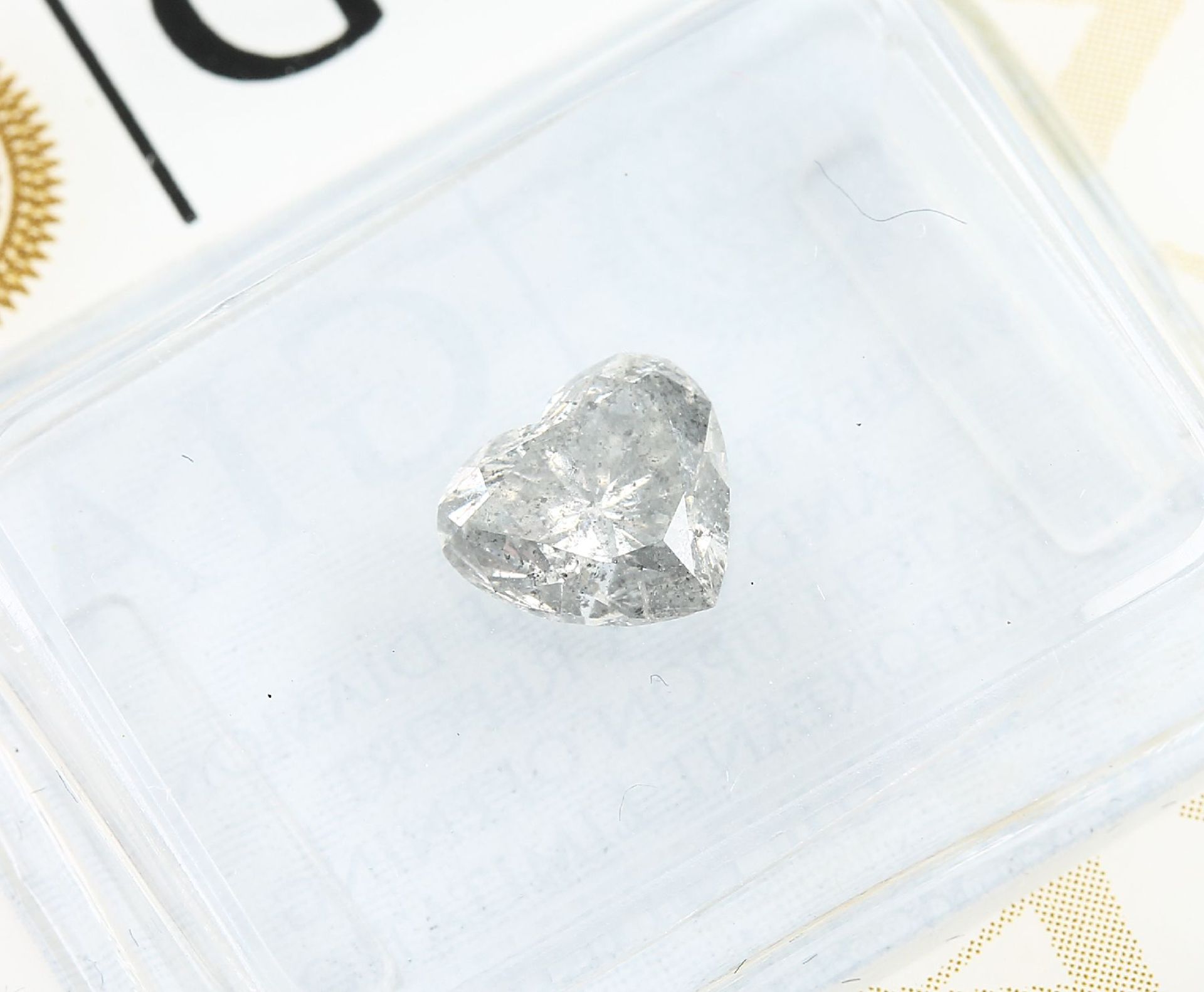 Loser Diamant, 0.91 ct Natural fancy gray, herzf. facett., verschweißt mit GIA-Expertise - Bild 2 aus 4