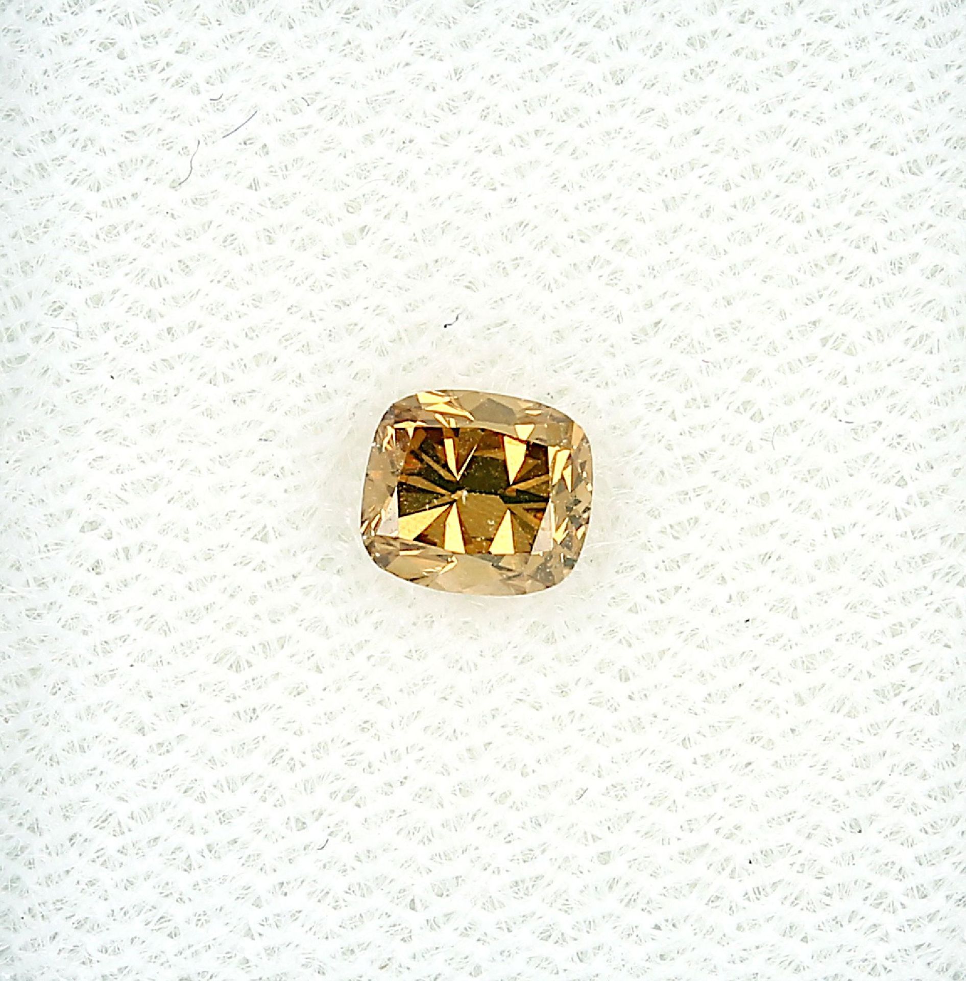 Loser Diamant, 0.60 ct Natural fancy deep brownish orang yellow/vs2, Kissenschliff, mit GIA-