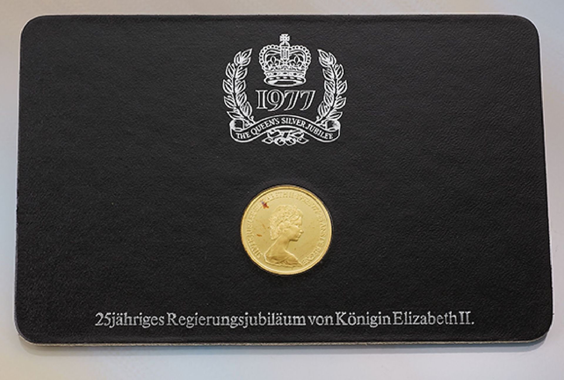 Goldmünze, 100 Dollars, Kanada, 1977, zum Gedenken an das 25jährige Regierungsjubiläum von Königin