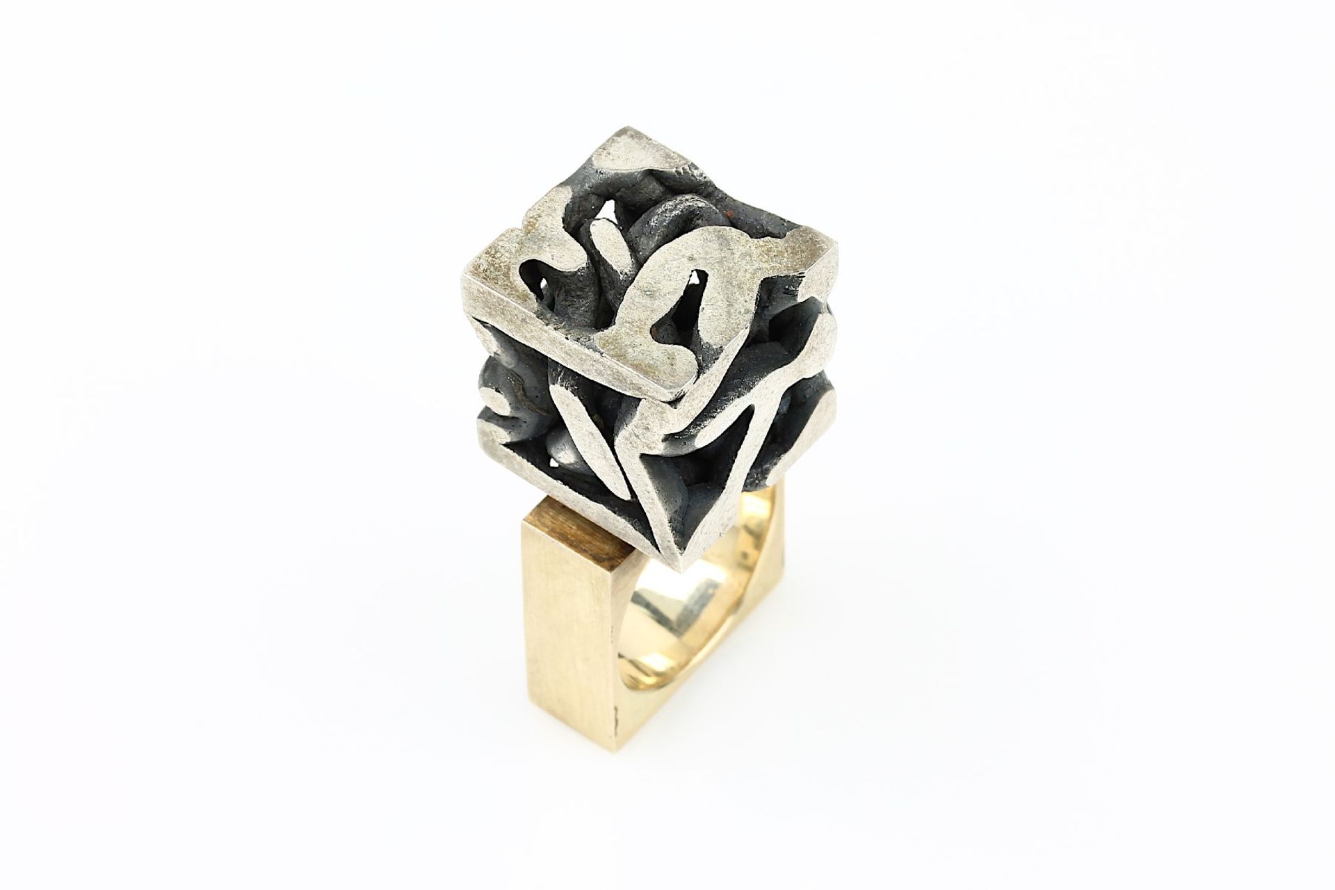 Ausgefallener Designer Ring, um 1975, GG 585/000 und Silber, Goldschmied JIRI DRLIK/Brünn, hoher