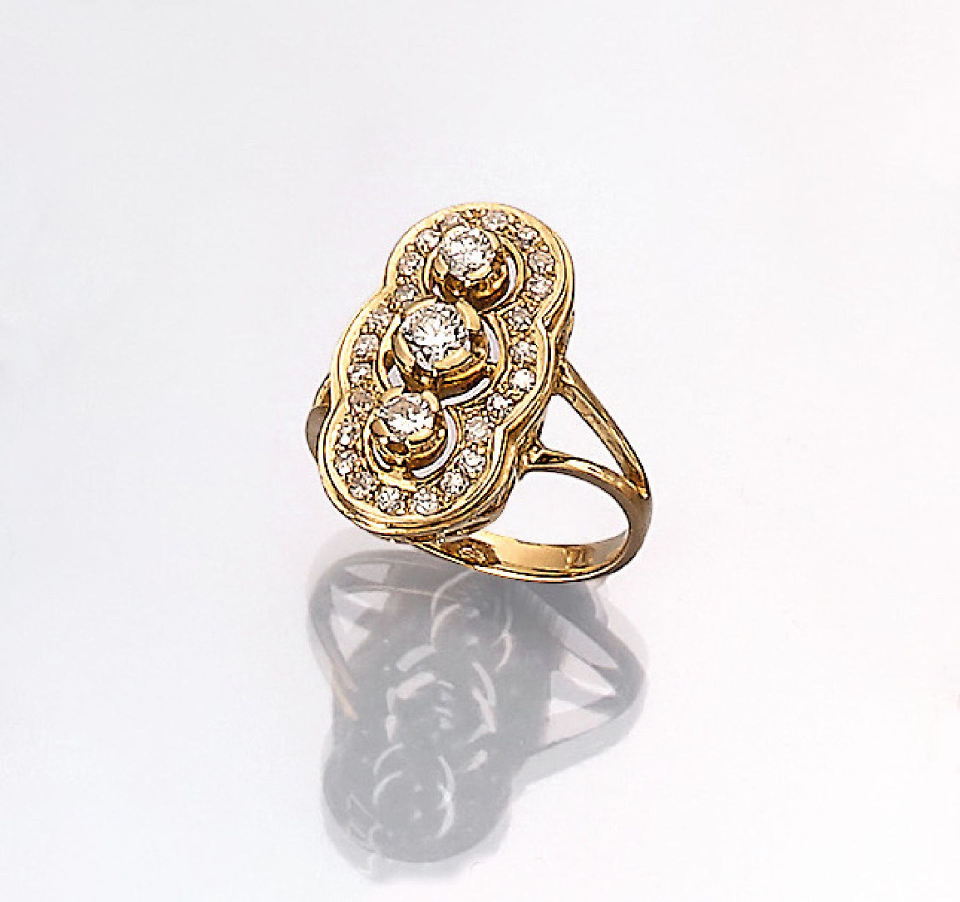 18 kt Gold Ring mit Diamanten, GG 750/000, besetzt mit 28 Diamanten zus. ca. 0.60 ct Weiß/si, RW 56,