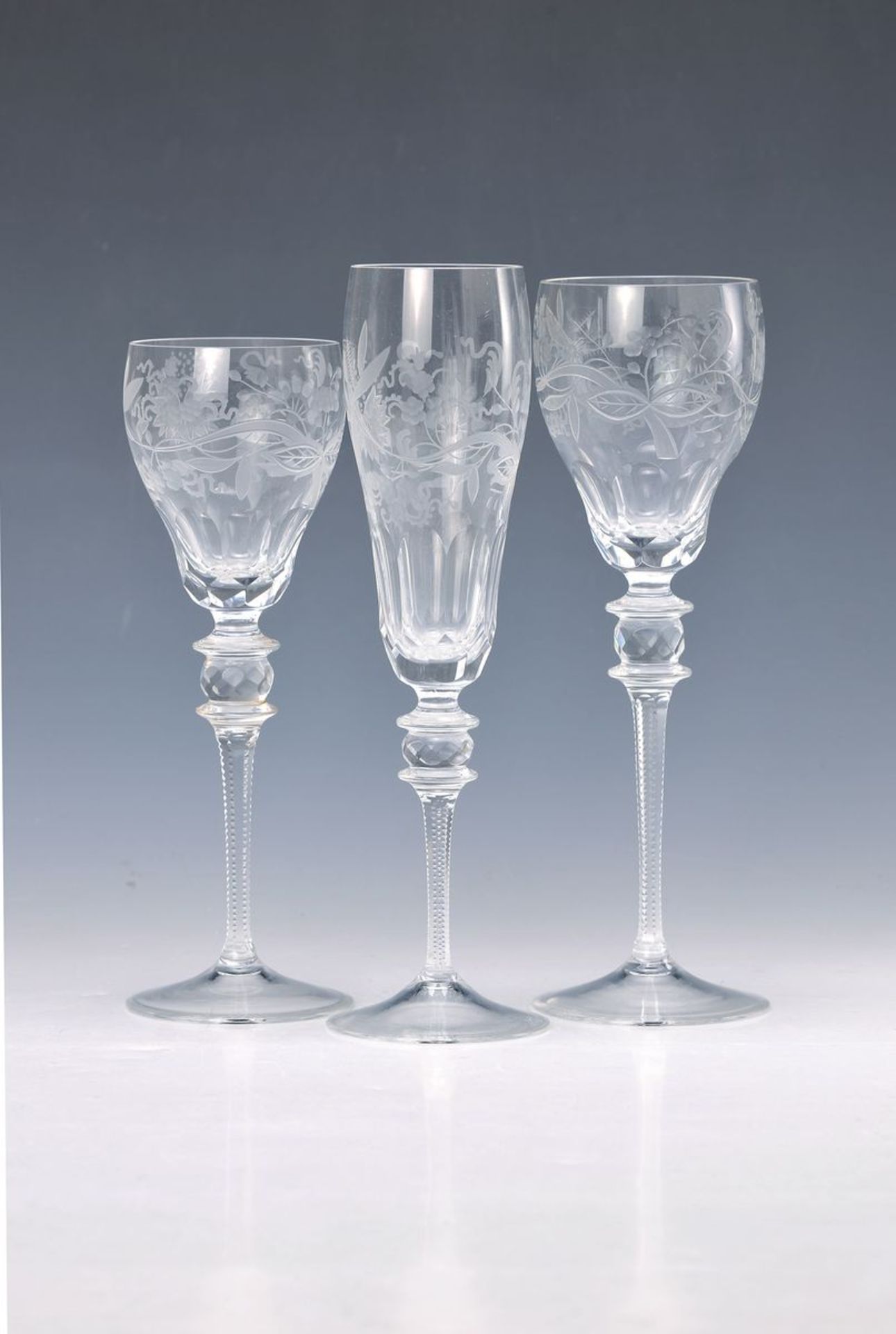 12 Gläser, Theresienthal, 20. Jh., farbloses Kristallglas, reich geschnitten und geschliffen, 4