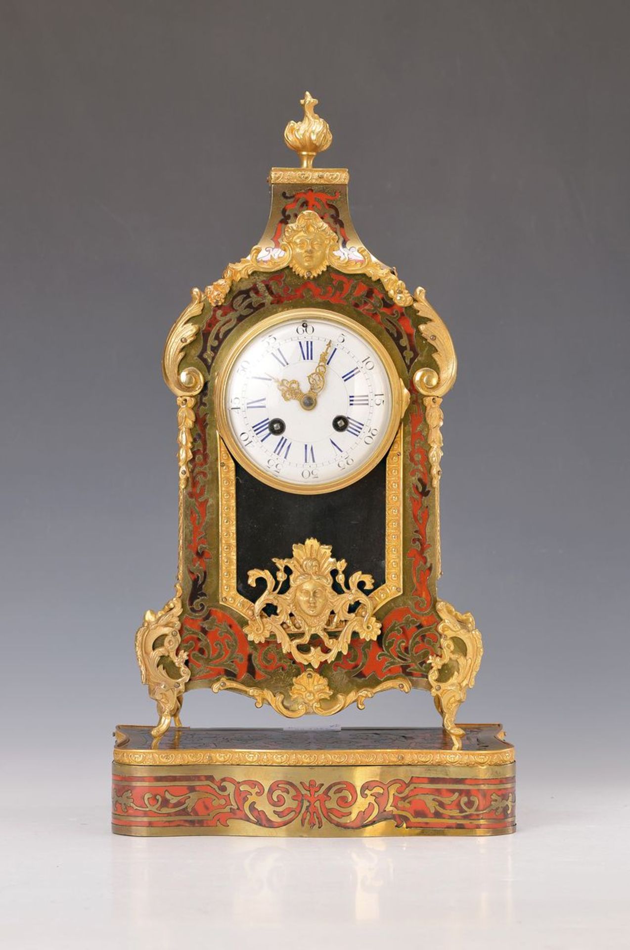 Pendule mit Sockel, Frankreich, 1870/80, in Boulle-Optik elegant mit Applikationen besetzt, mit