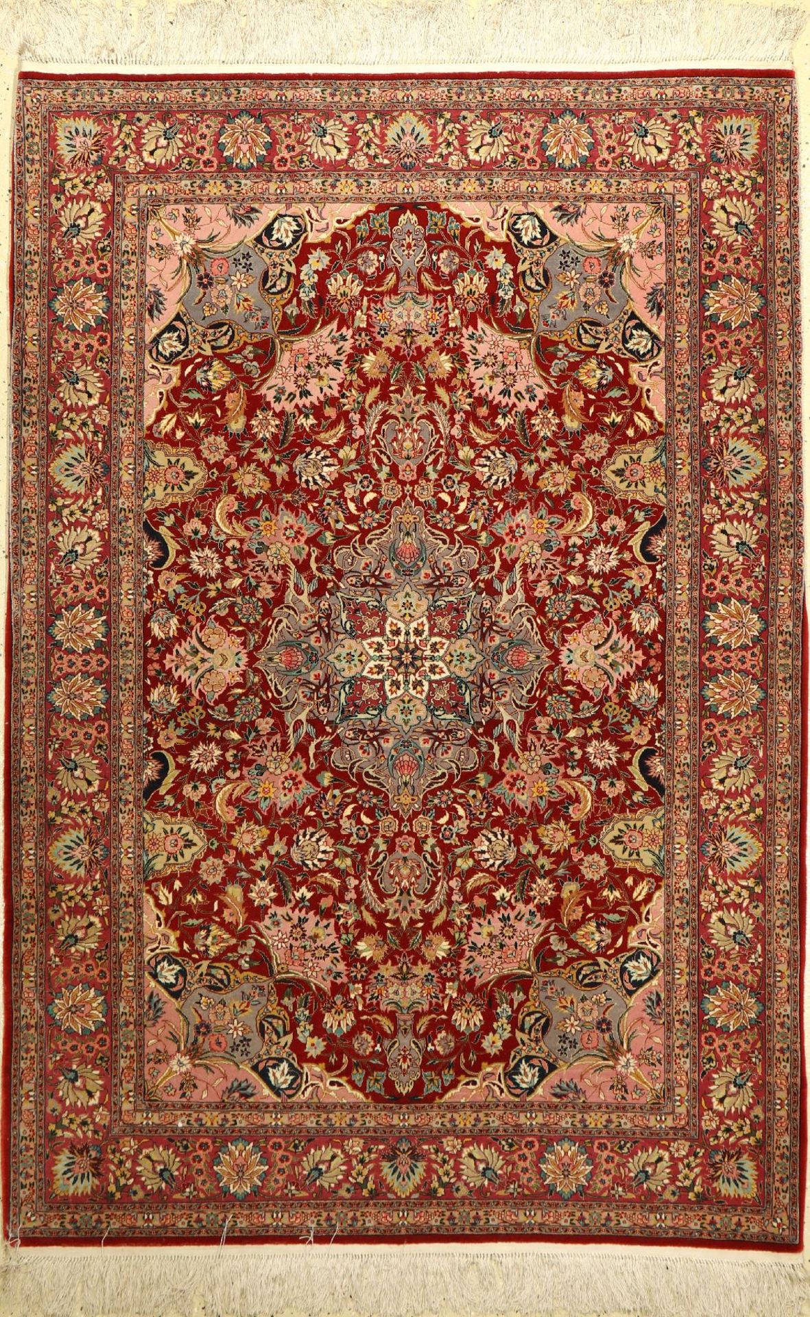 Esfahan fein, China, ca. 40 Jahre, Korkwolle mit und auf Seide, ca. 182 x 125 cm,EHZ: 2Esfahan fine,