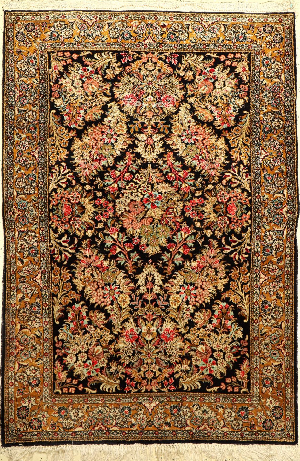 Ghom Seide, Persien, ca. 40 Jahre, reine Naturseide, ca. 161 x 111 cm, EHZ: 2Ghom silk, Persia,