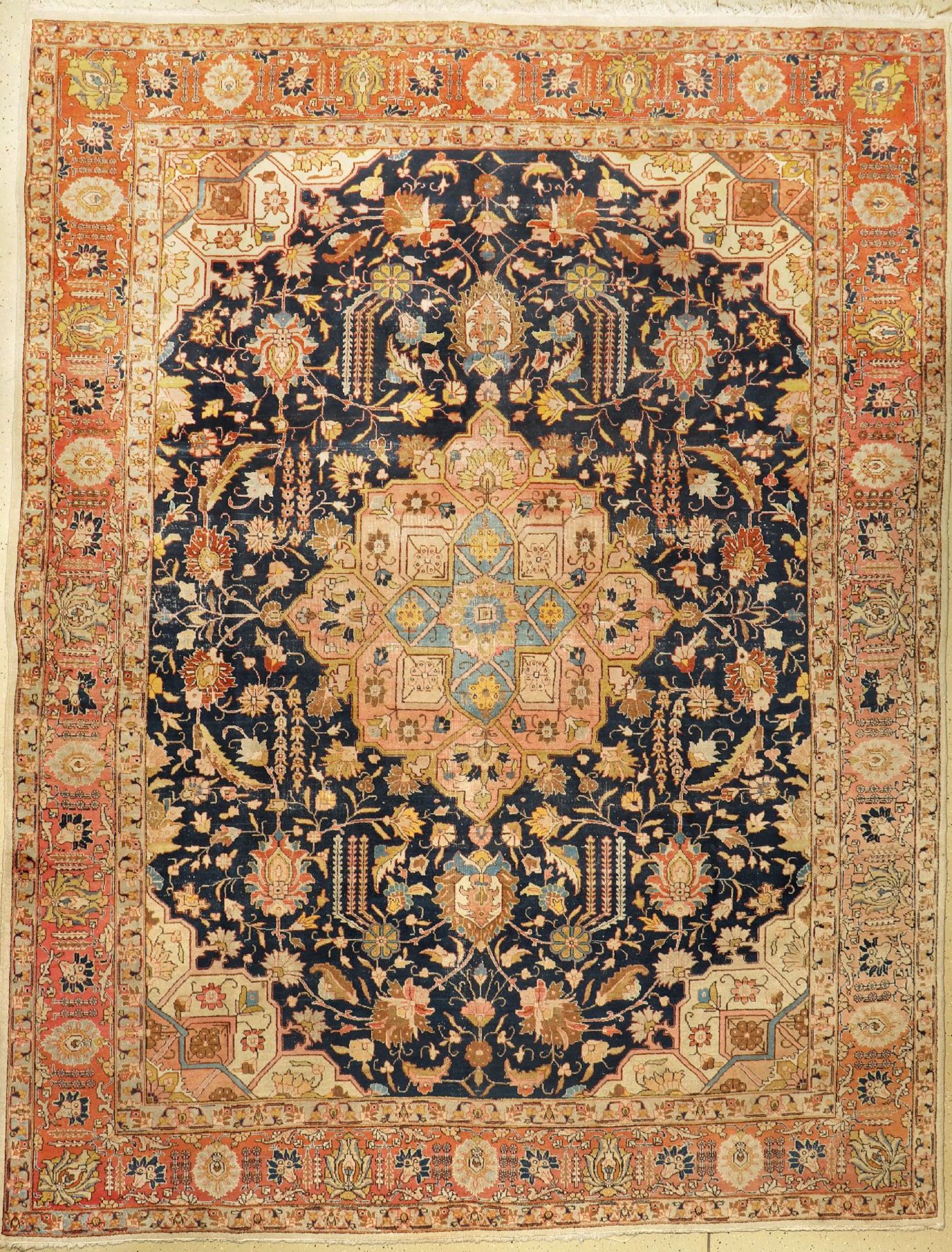 Täbriz, Persien, um 1920, Wolle auf Baumwolle, ca. 375 x 286 cm, EHZ: 4Tabriz, Persia, around