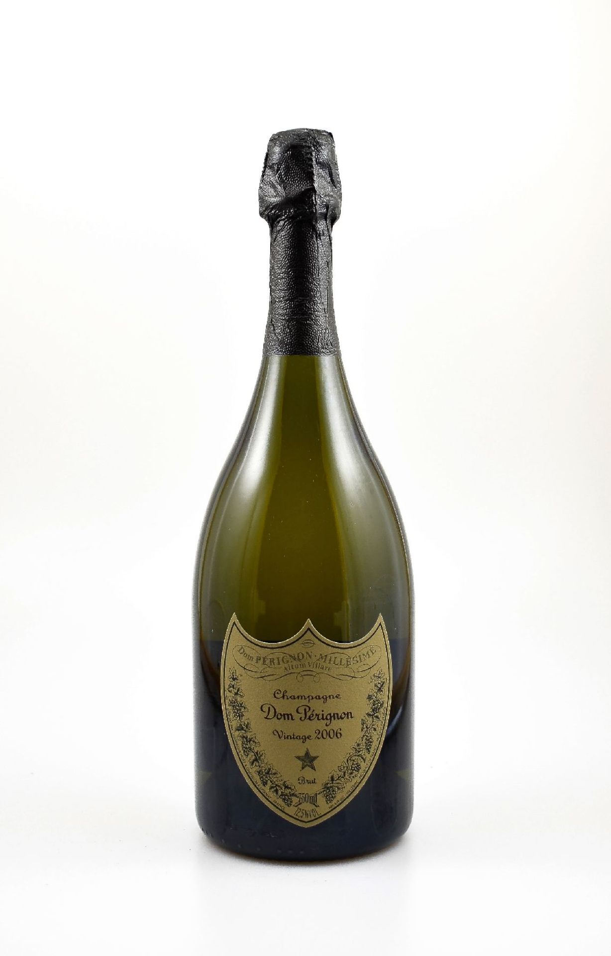 1 bottle 2006 Dom Perignon, Champagne, Brut,approx 75 cl, 12,5 % Vol., distance between bottle