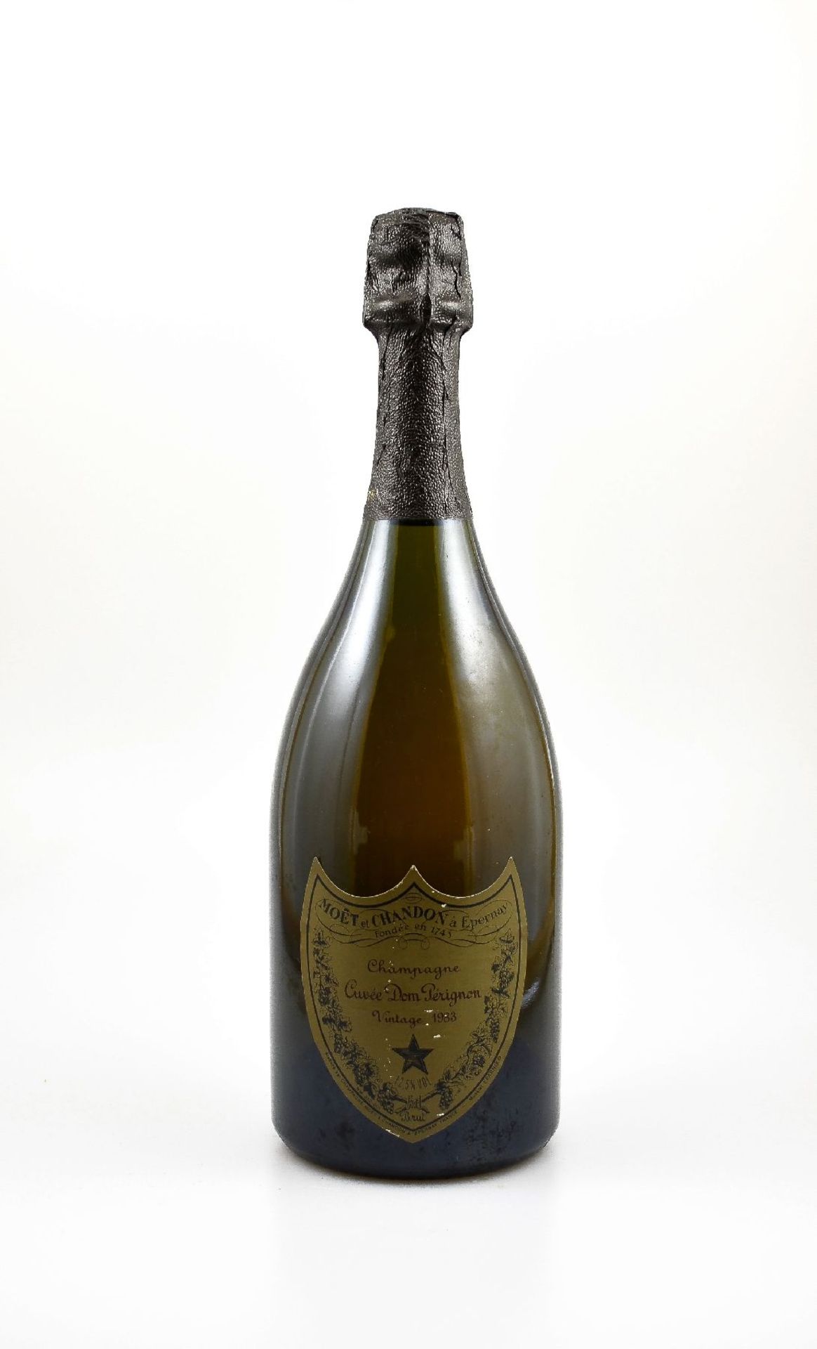 1 bottle 1983 Dom Perignon, Champagne, Brut, approx 75 cl, 12,5 % Vol., distance between bottle