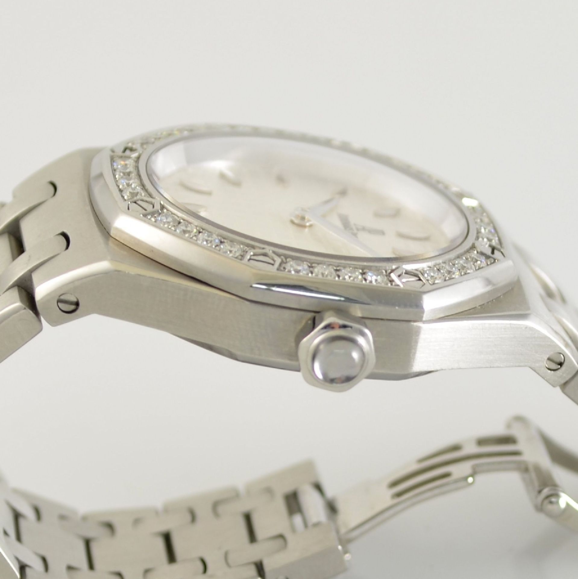 AUDEMARS PIGUET Royal Oak ladies wristwatch in stainless steel with diamonds, Switzerland around - Bild 9 aus 9