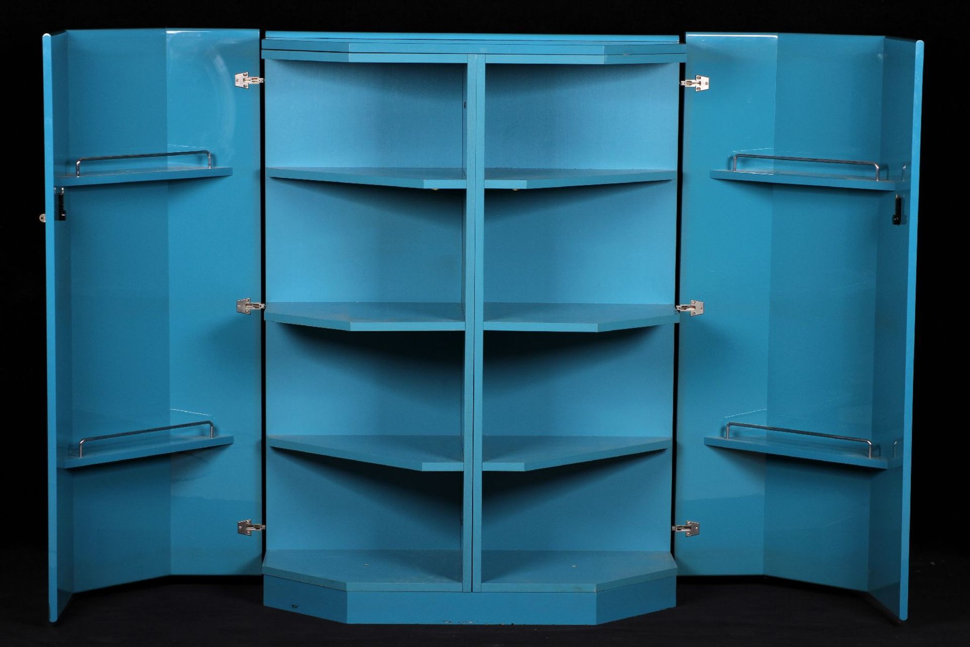 Lacquer Cabinet "Simon, Modell: Cassina", wood, lacquered turquoise, 2 doors, possibility to lock, - Bild 2 aus 2