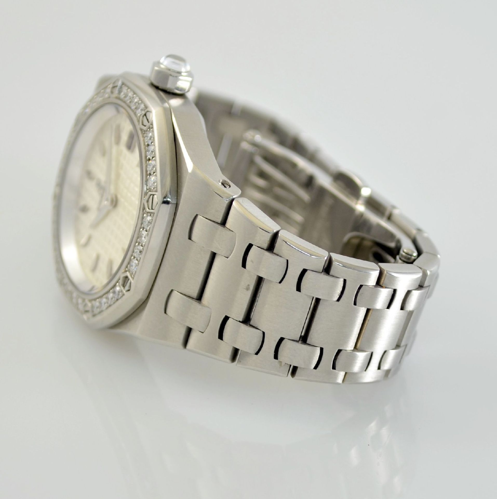 AUDEMARS PIGUET Royal Oak ladies wristwatch in stainless steel with diamonds, Switzerland around - Bild 7 aus 9