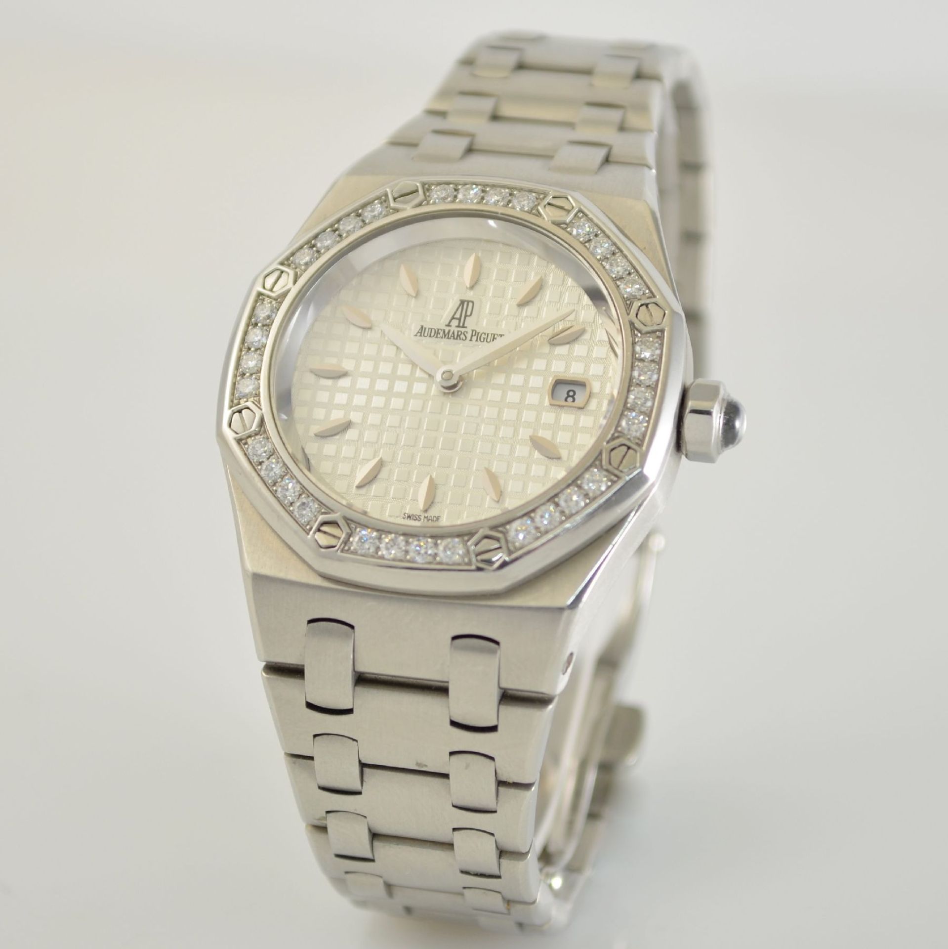 AUDEMARS PIGUET Royal Oak ladies wristwatch in stainless steel with diamonds, Switzerland around - Bild 3 aus 9