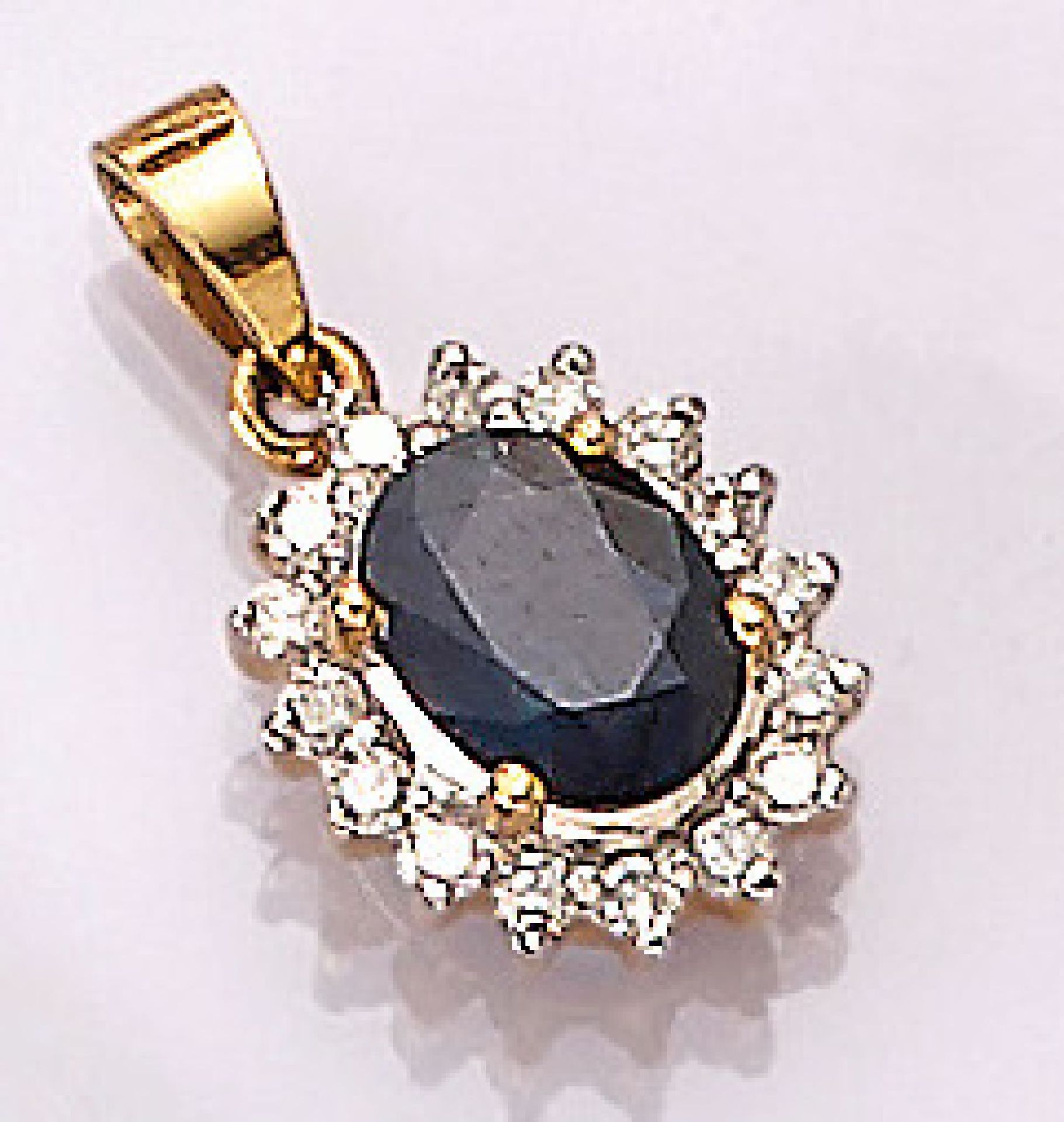 18 kt gold pendant with sapphire and brilliants , YG 750/000, oval bevelled sapphire approx. 1.00