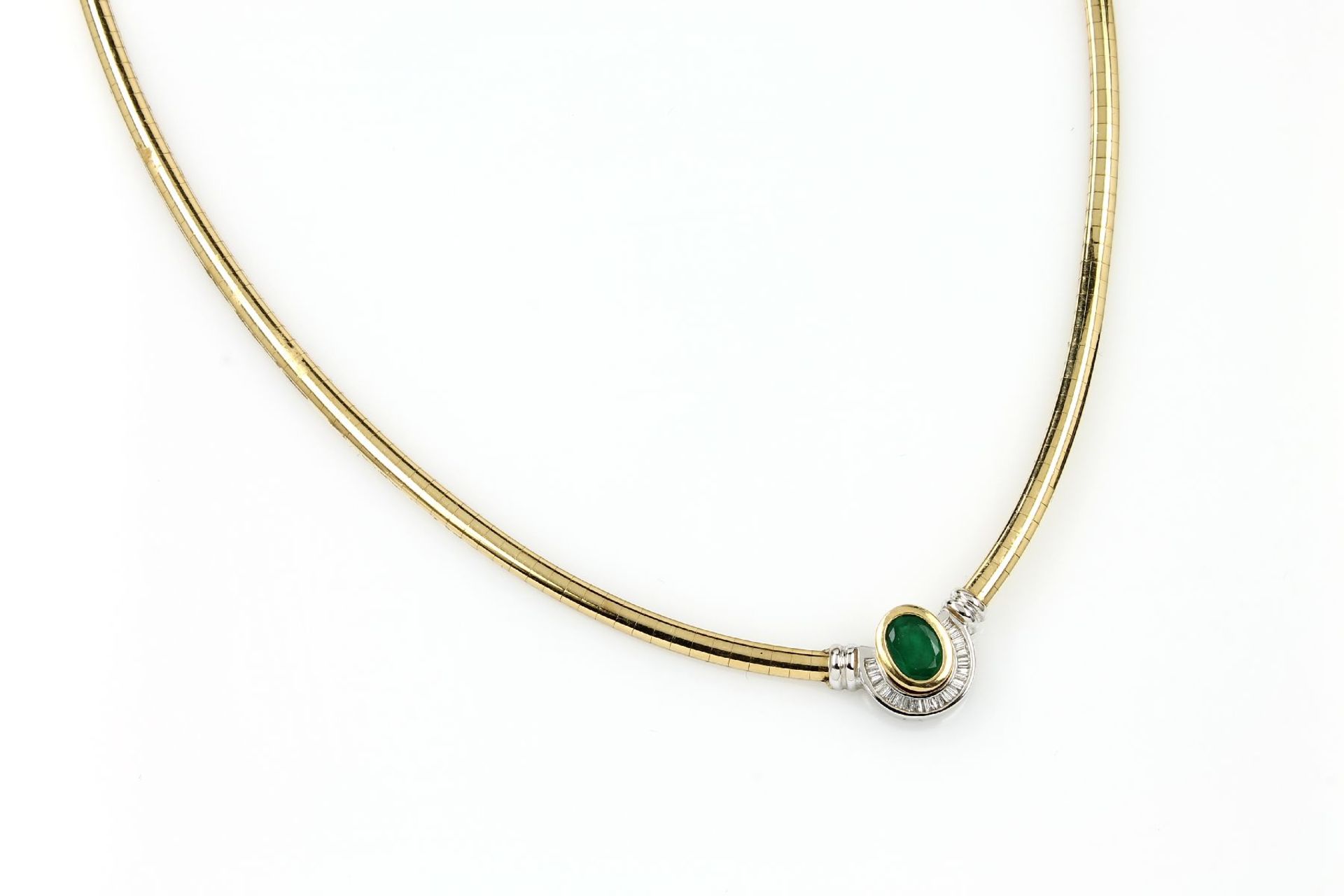 18 kt gold necklace with emerald and diamonds , YG 750/000, oval bevelled emerald approx. 0.87 ct