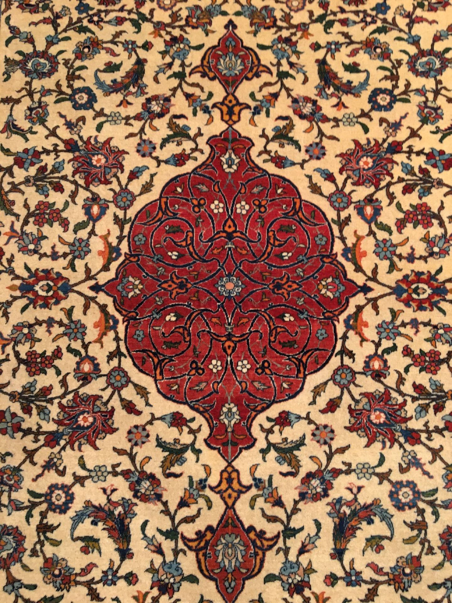 Sehr feiner Esfahan "Shooreshi" alt, Zentralpersien, um 1930, Korkwolle geknüpft auf Baumwolle. - Bild 2 aus 10