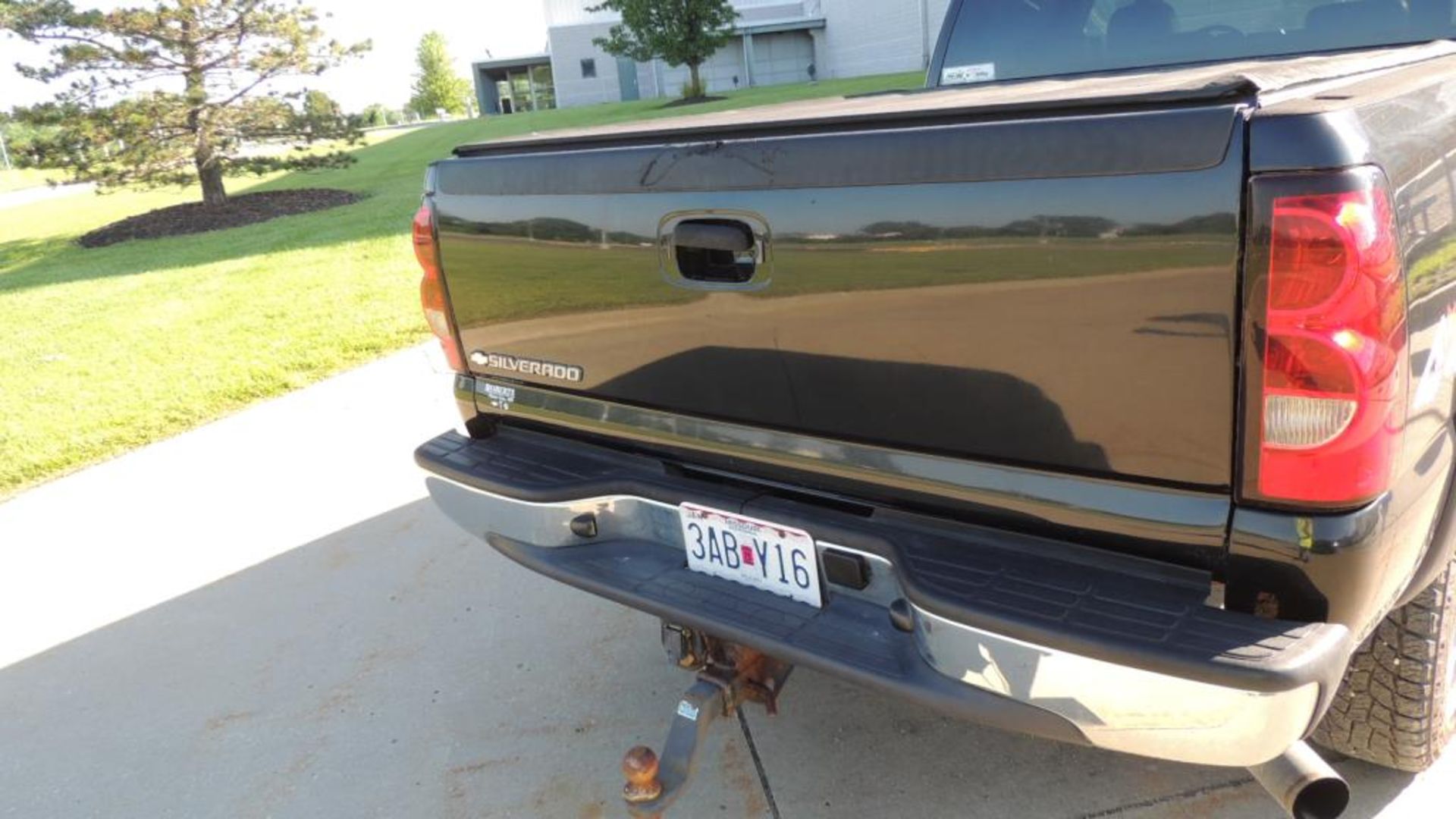 2007 Chevrolet Silverado - Image 3 of 28