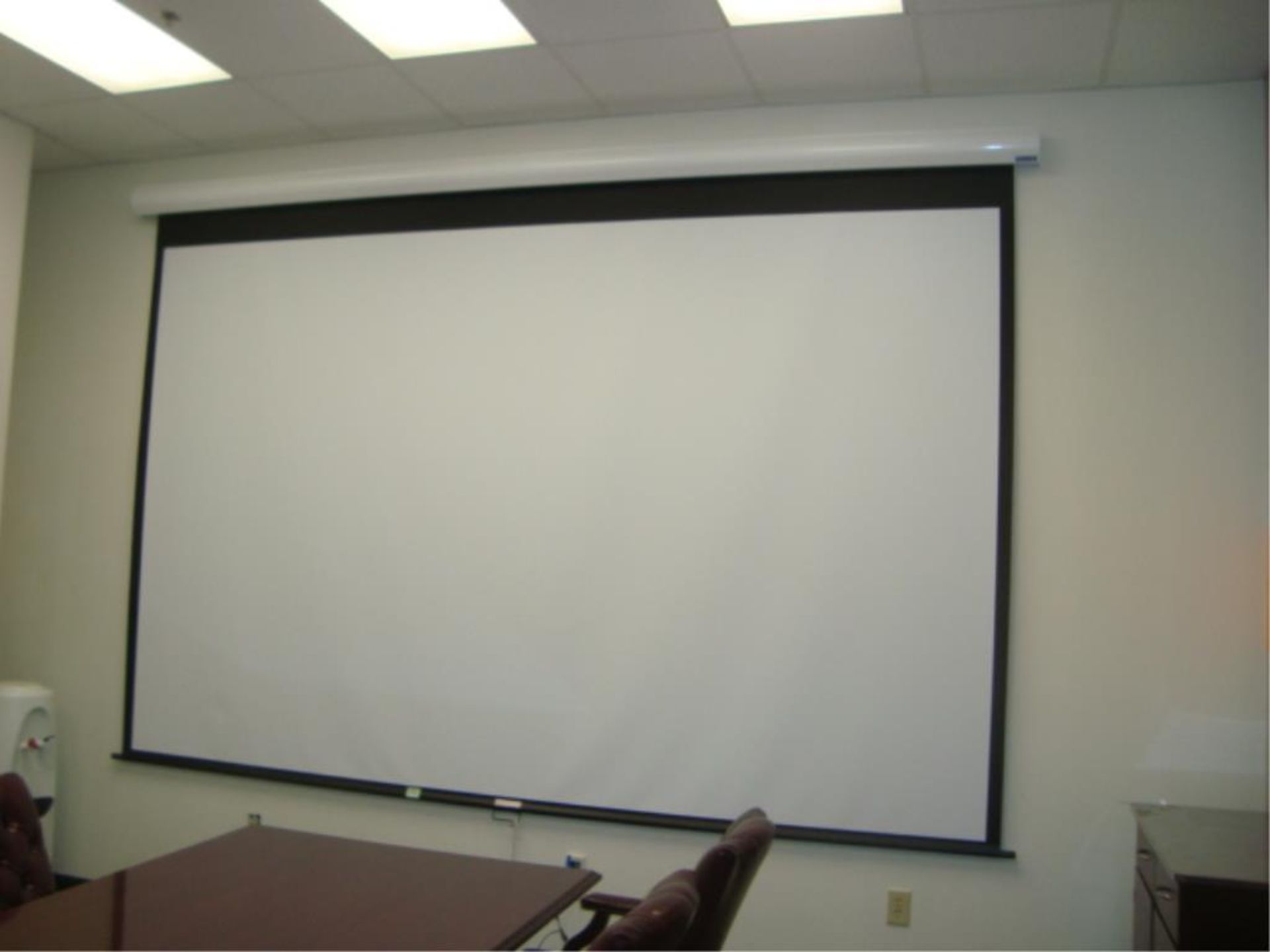 Projection Screen - Image 2 of 3