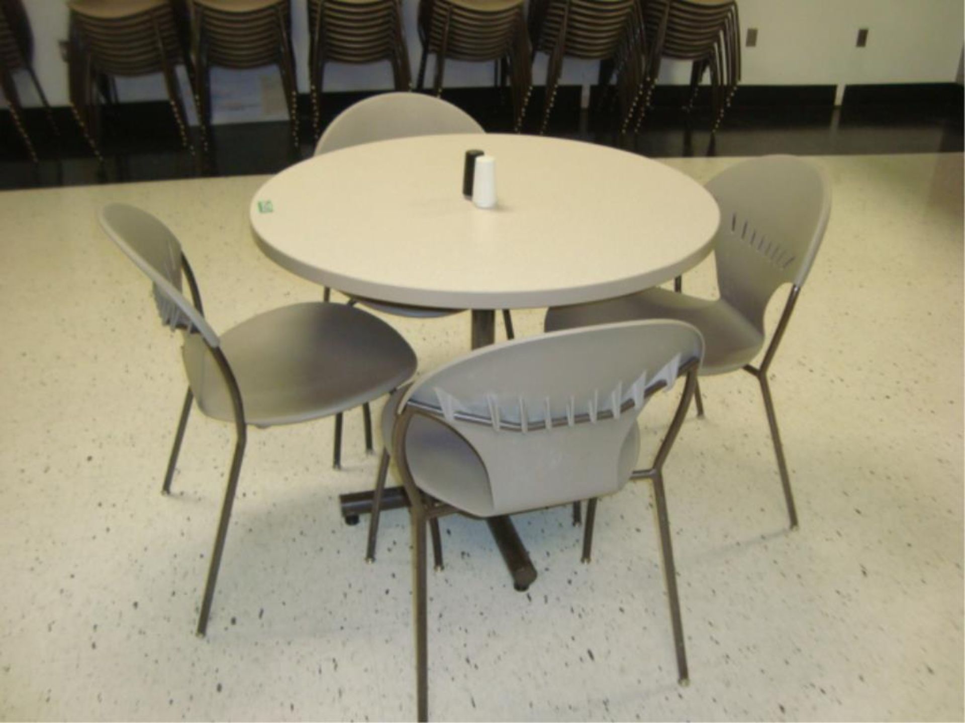 Round Lunchroom Tables - Image 4 of 4