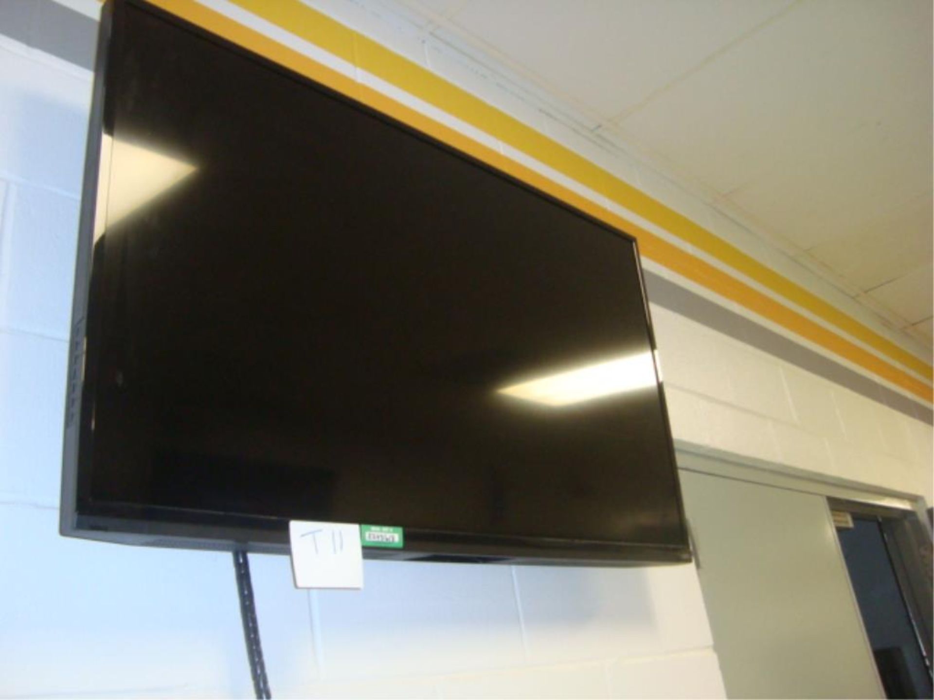 Smart TVs - Image 5 of 9