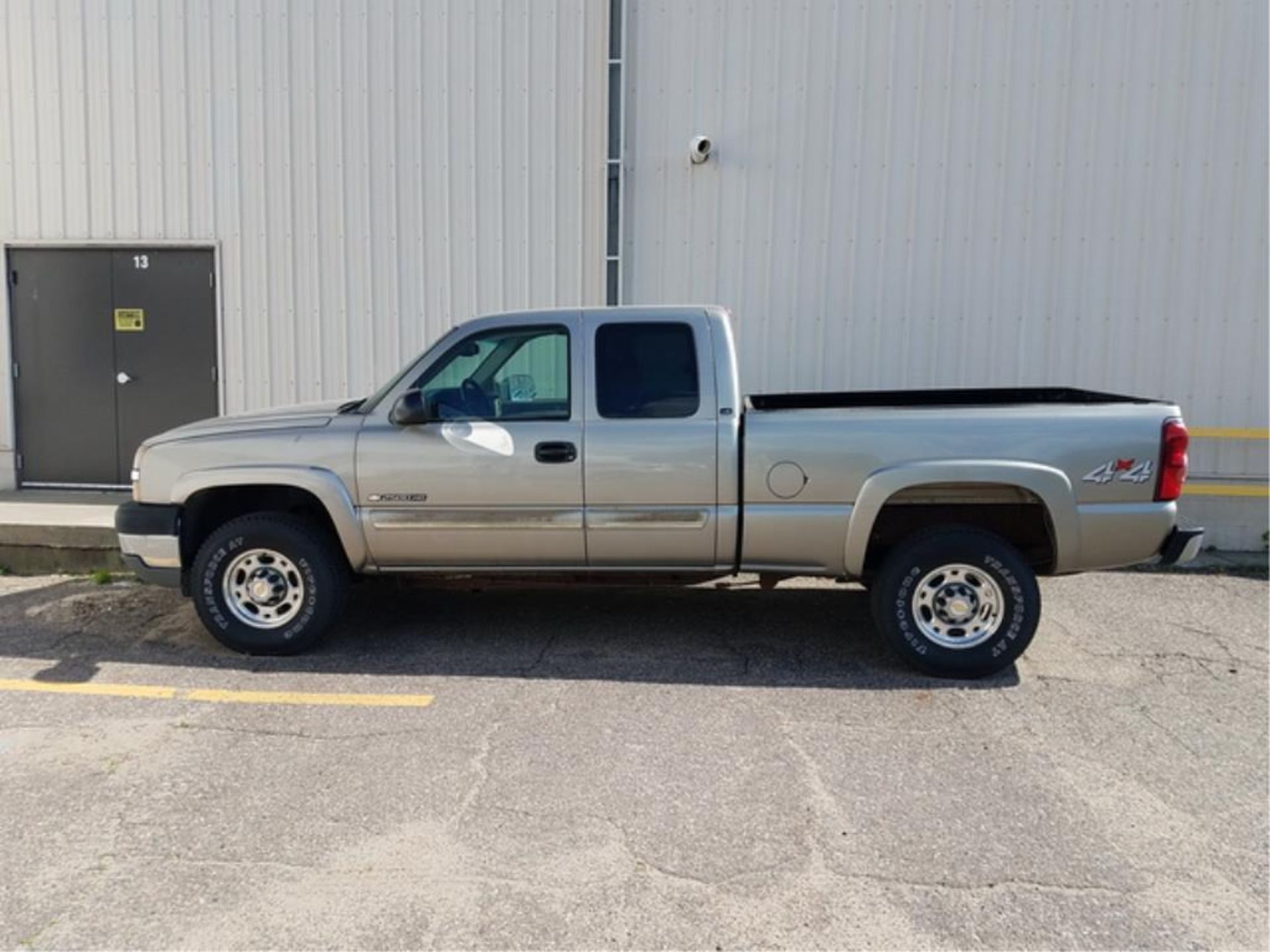 Extended Cab Pickup Truck - Image 11 of 26