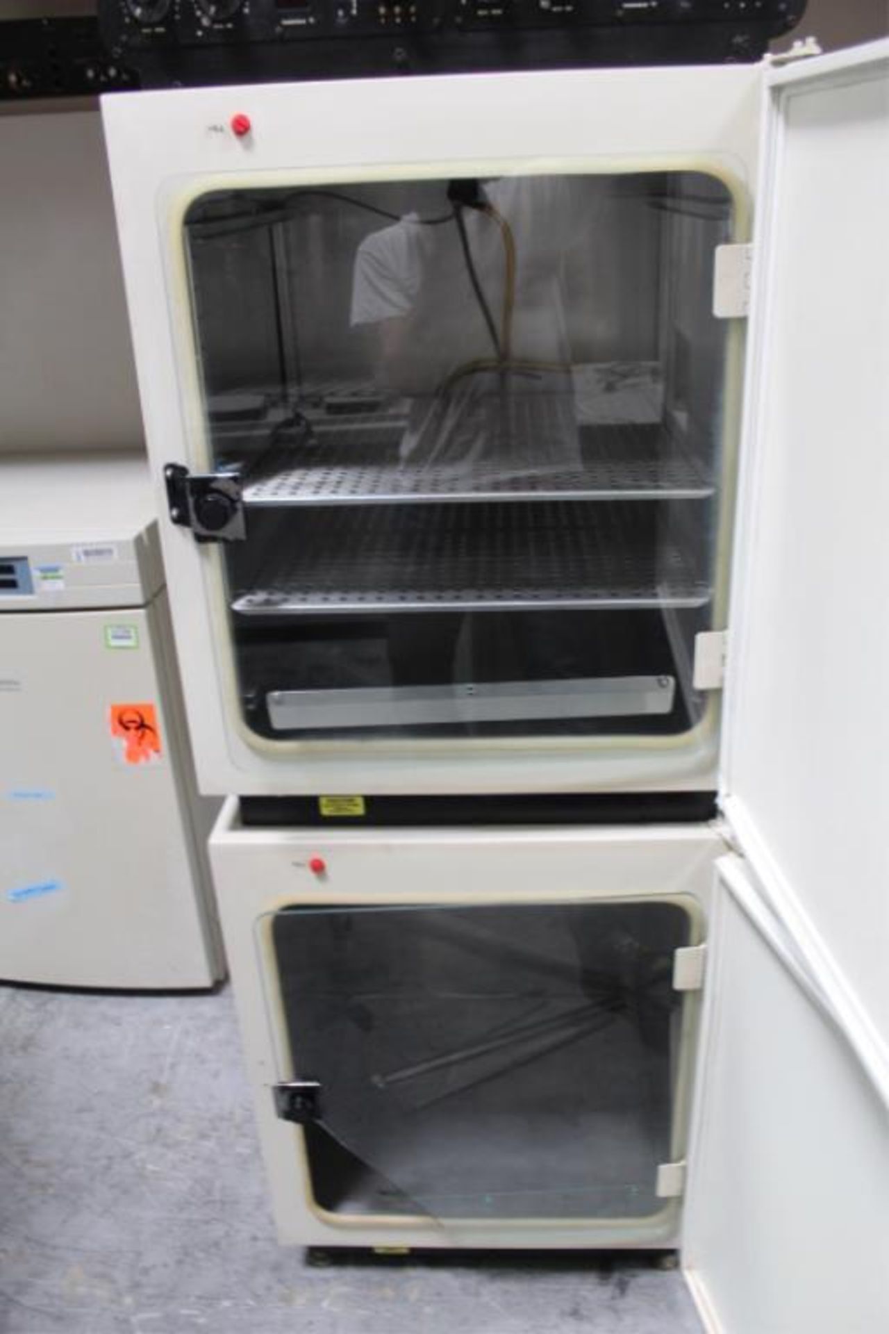 CO2 Incubator - Image 5 of 9