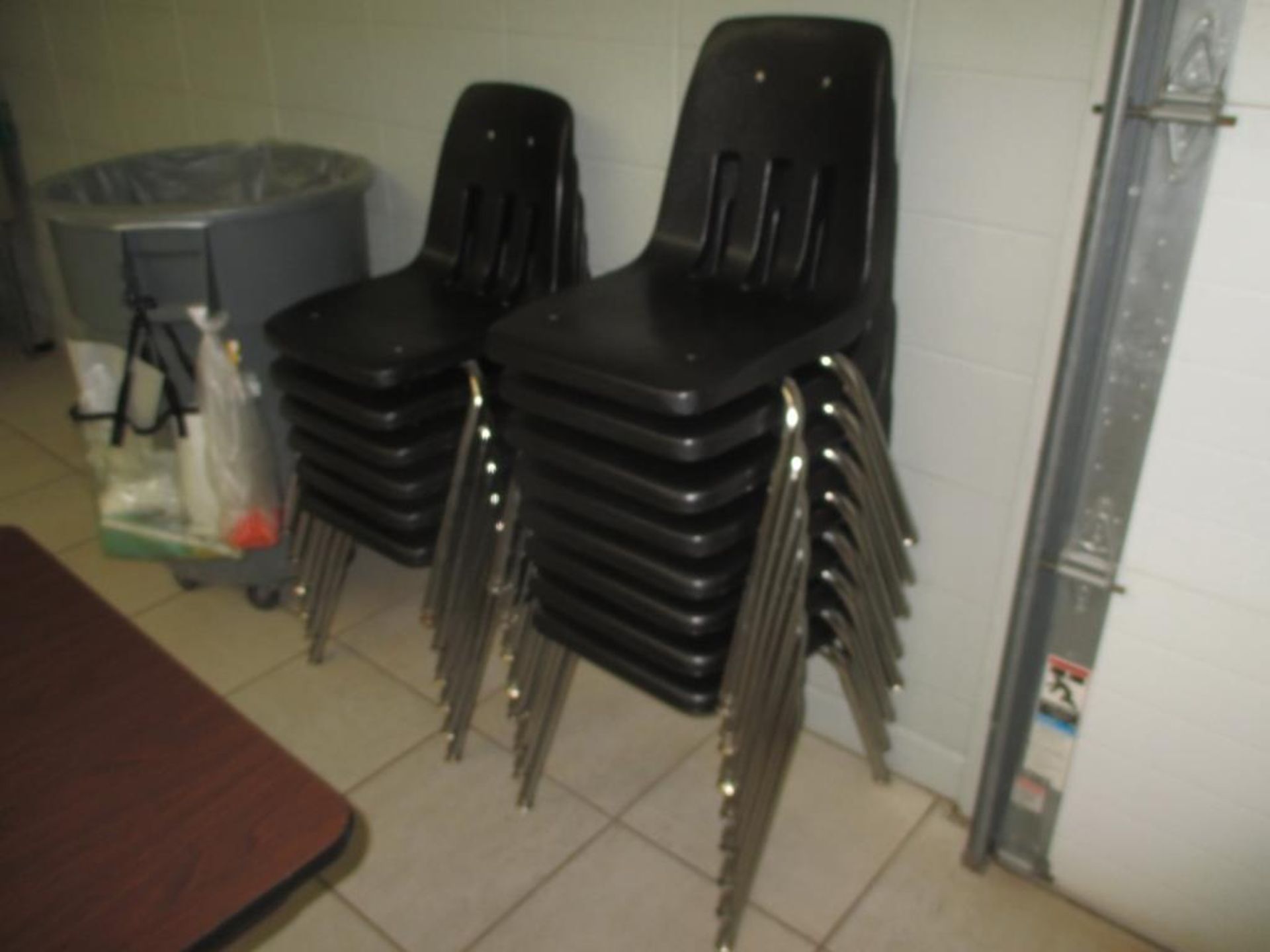 Lunch Room Folding Tables and Chairs - Image 4 of 5