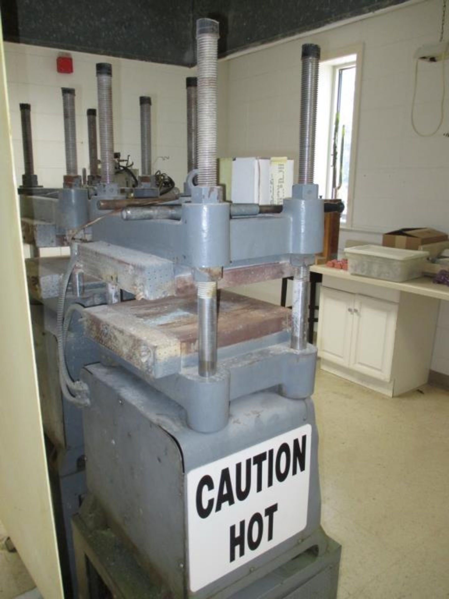 12 ton Heated Platen Press - Image 7 of 7