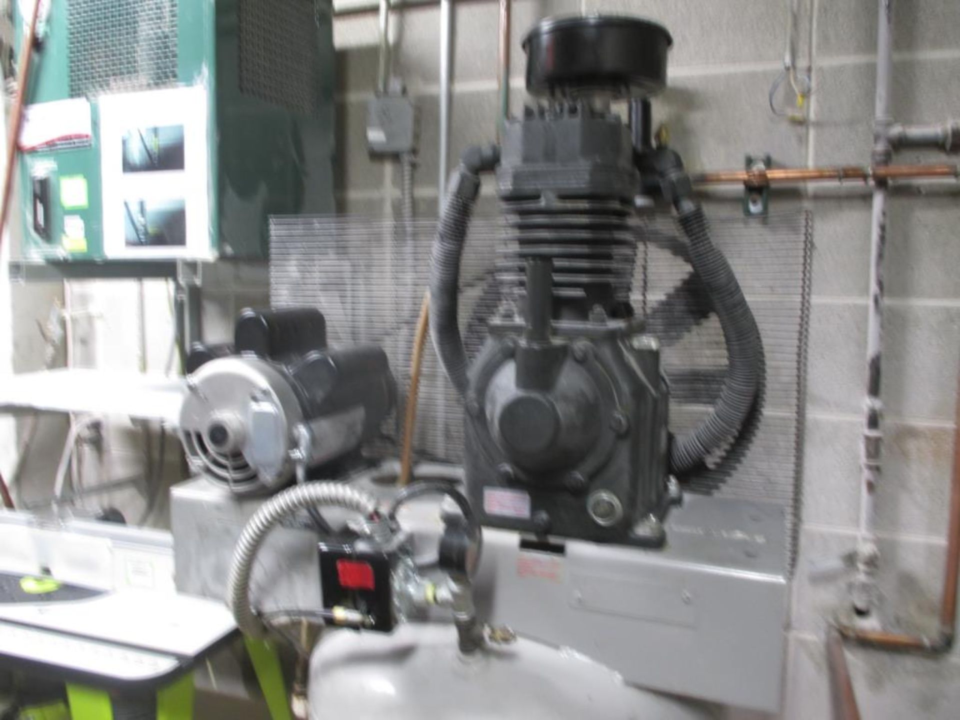 60 Gal Vertical Air Compressor - Image 2 of 4