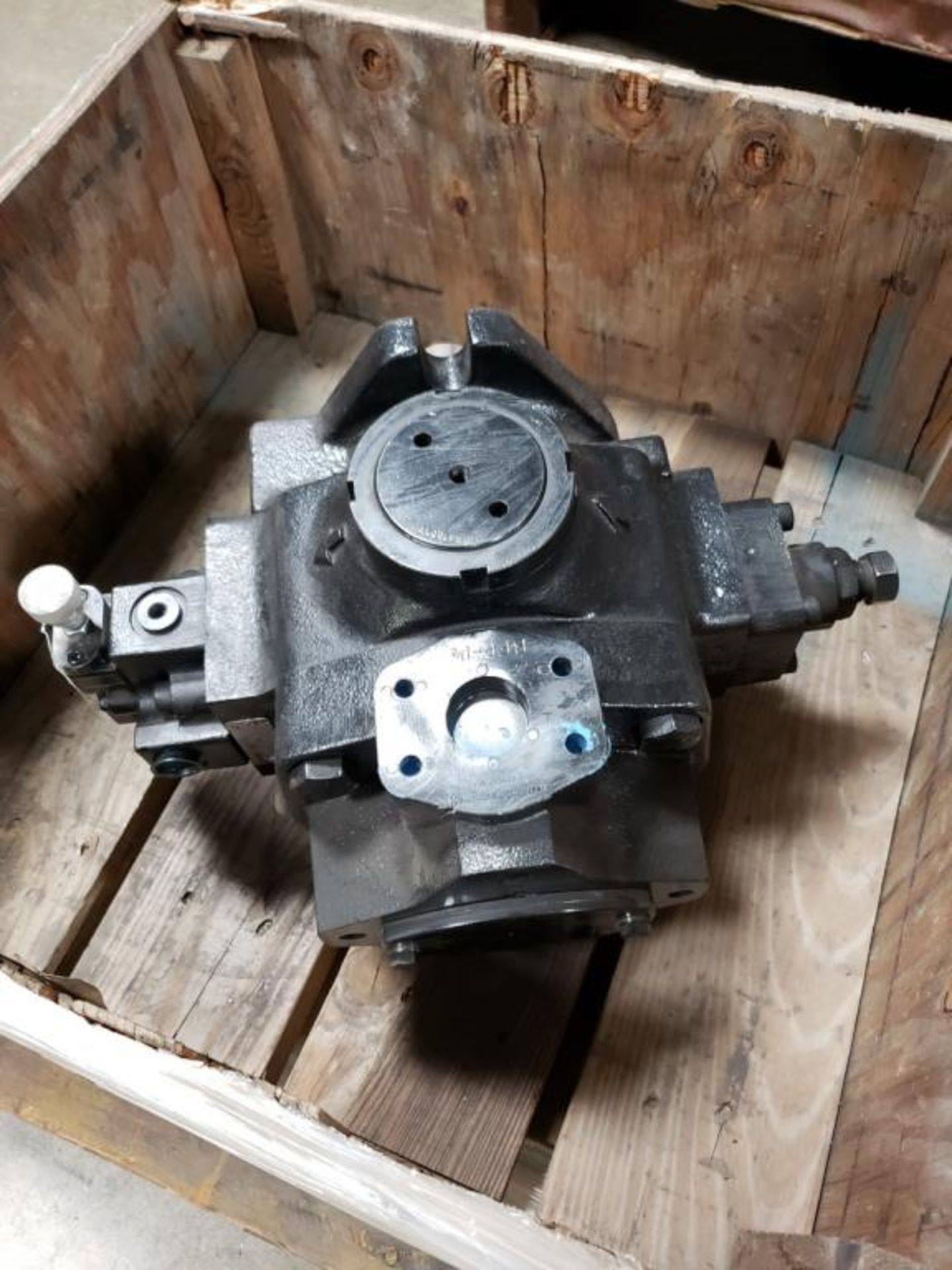 Hydraulic Pump - Image 2 of 3