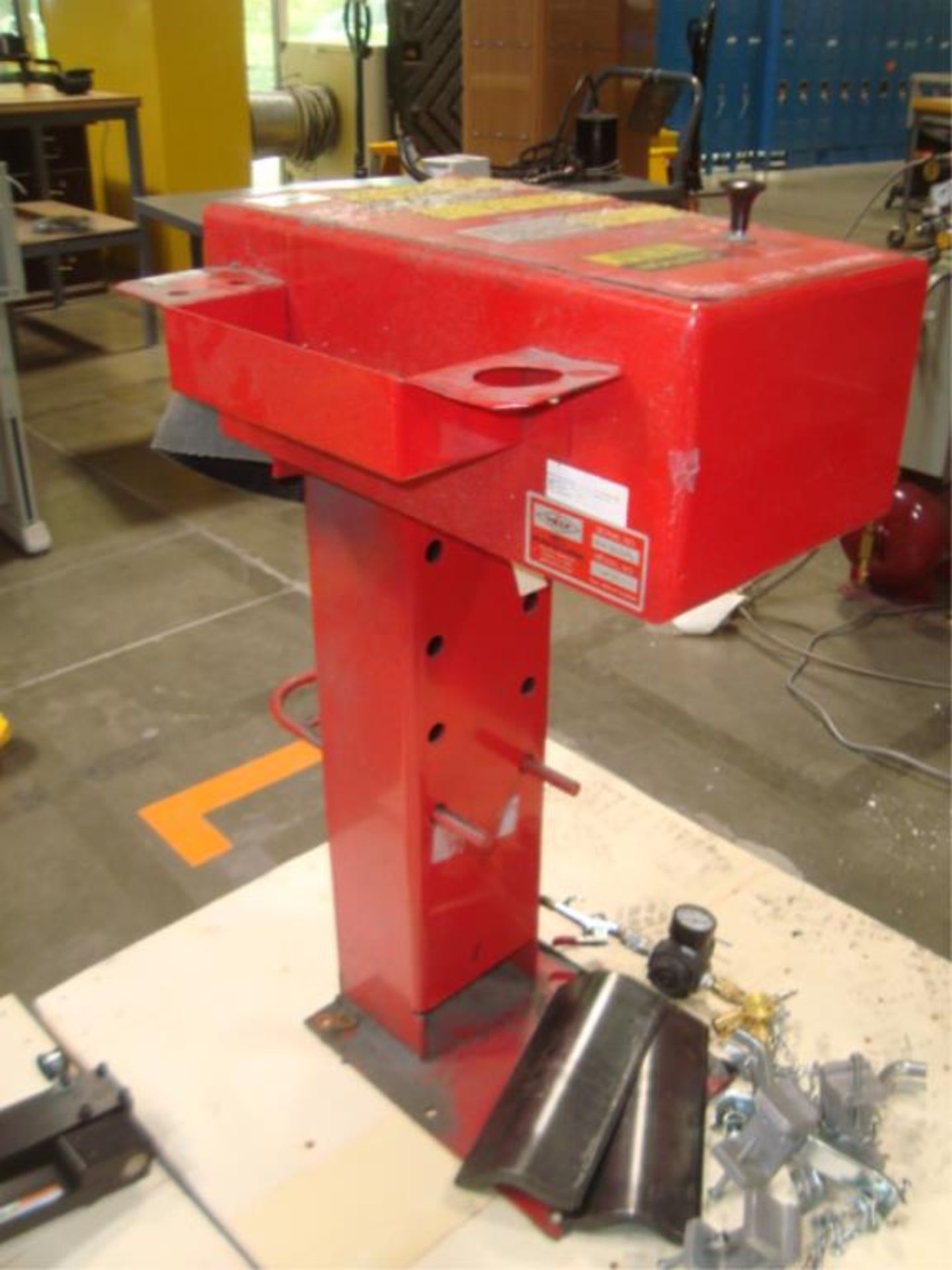 Pneumatic Belt Vise - Image 11 of 12