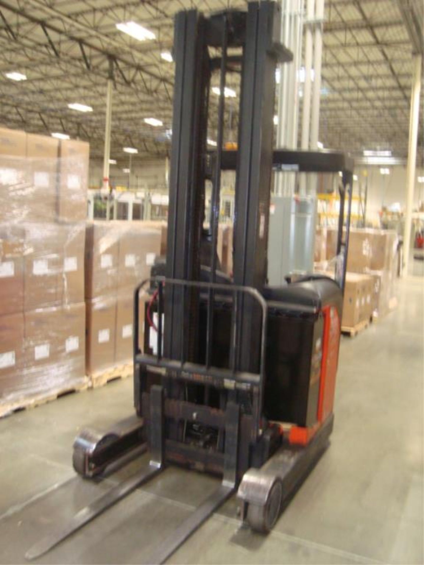 Electric Forklift - Image 17 of 28