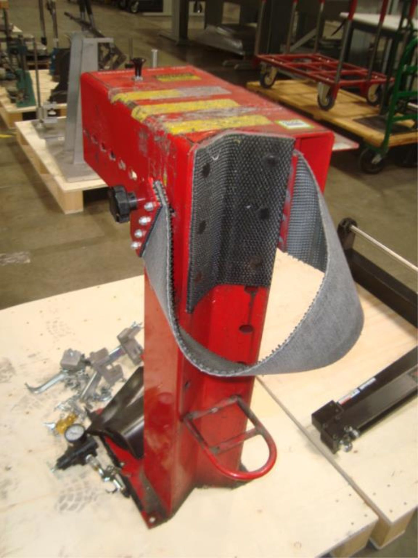 Pneumatic Belt Vise