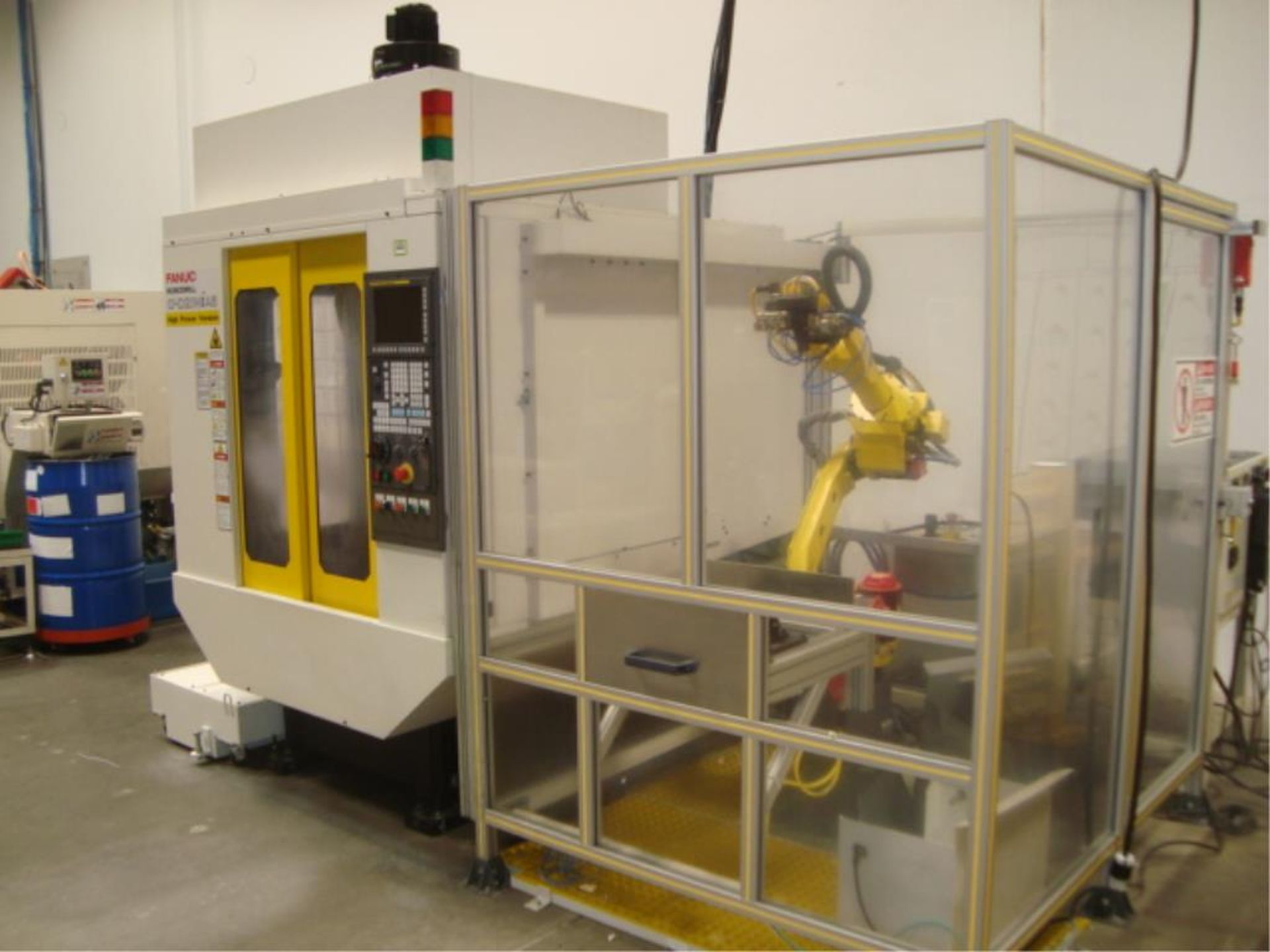 Fanuc Robodrill Alpha-D21MiA5 with Fanuc M-10iA 6-Axis Robot - Image 5 of 60