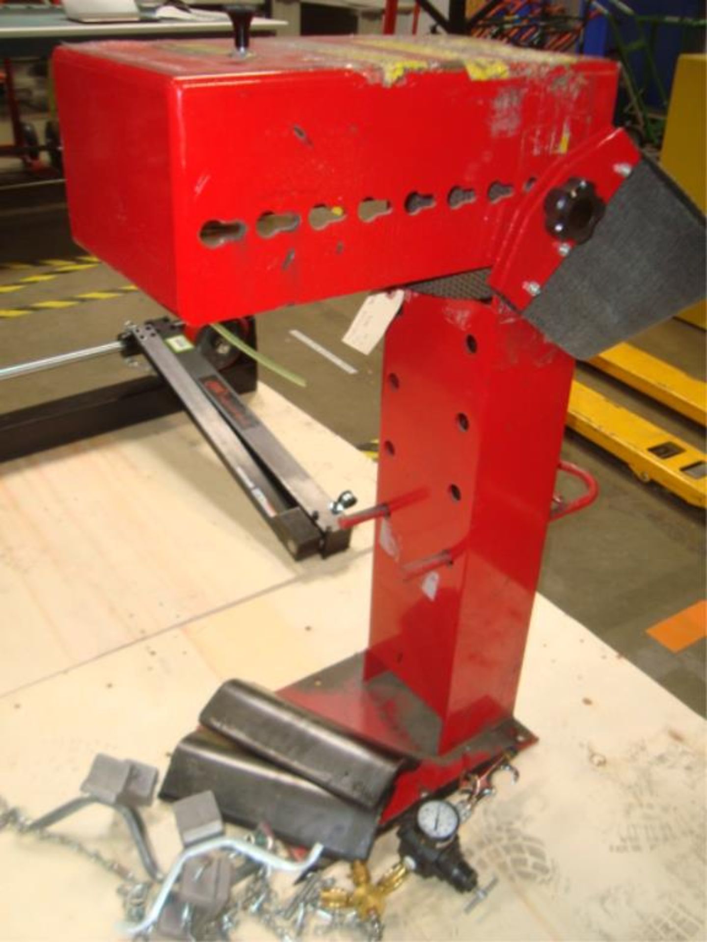 Pneumatic Belt Vise - Image 9 of 12