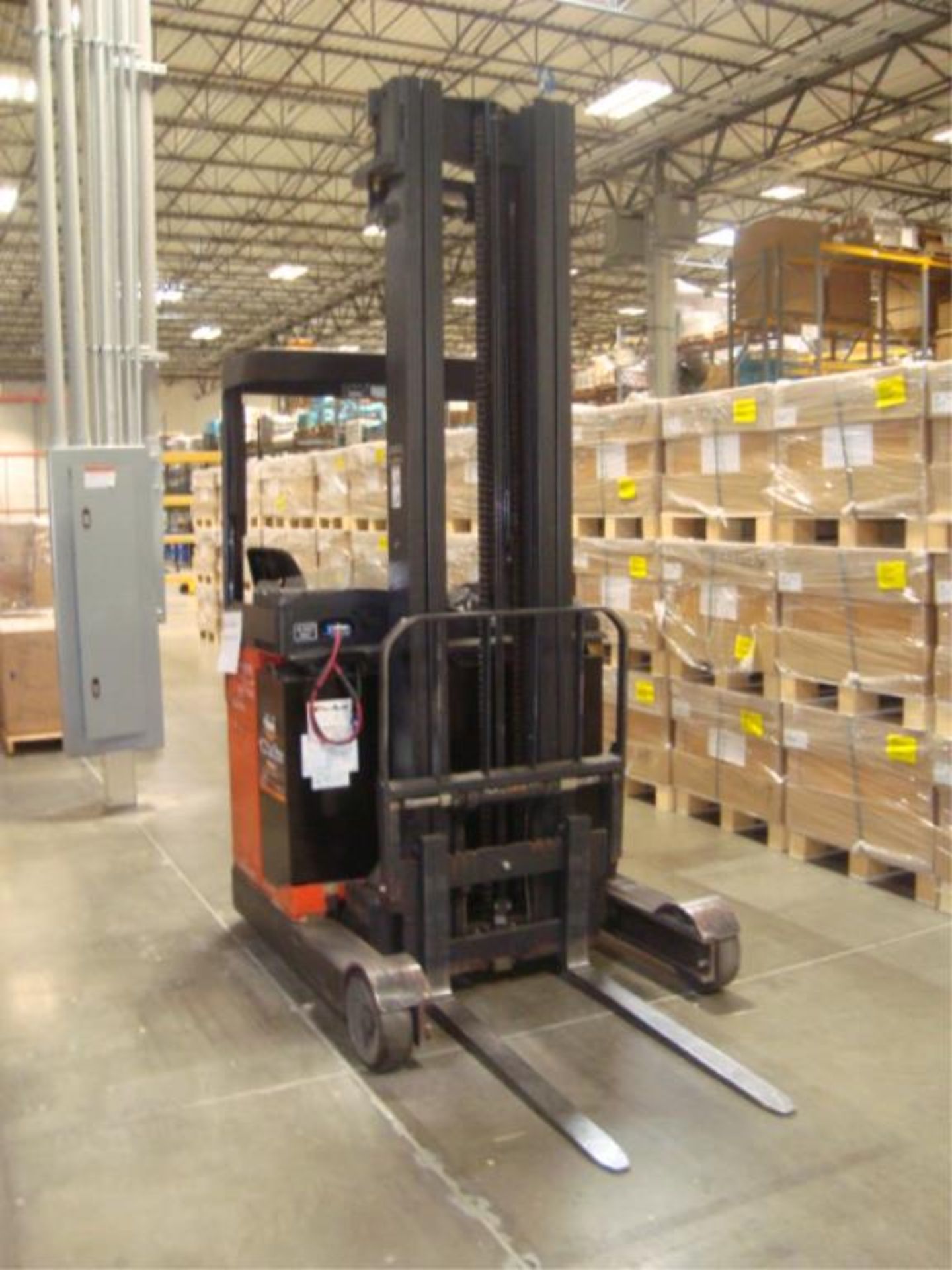 Electric Forklift - Image 11 of 28