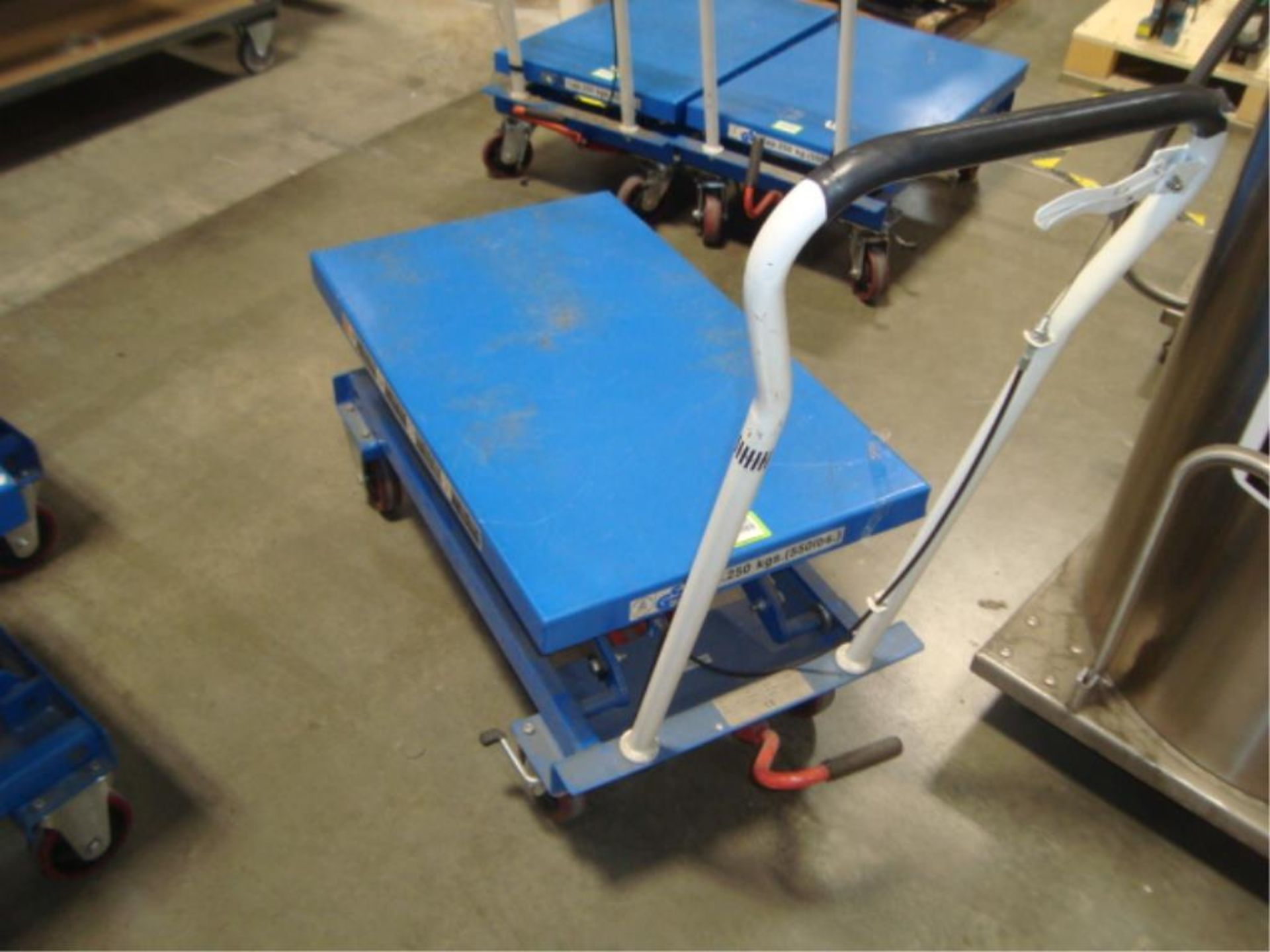 Hydraulic Lift Table - Image 6 of 10