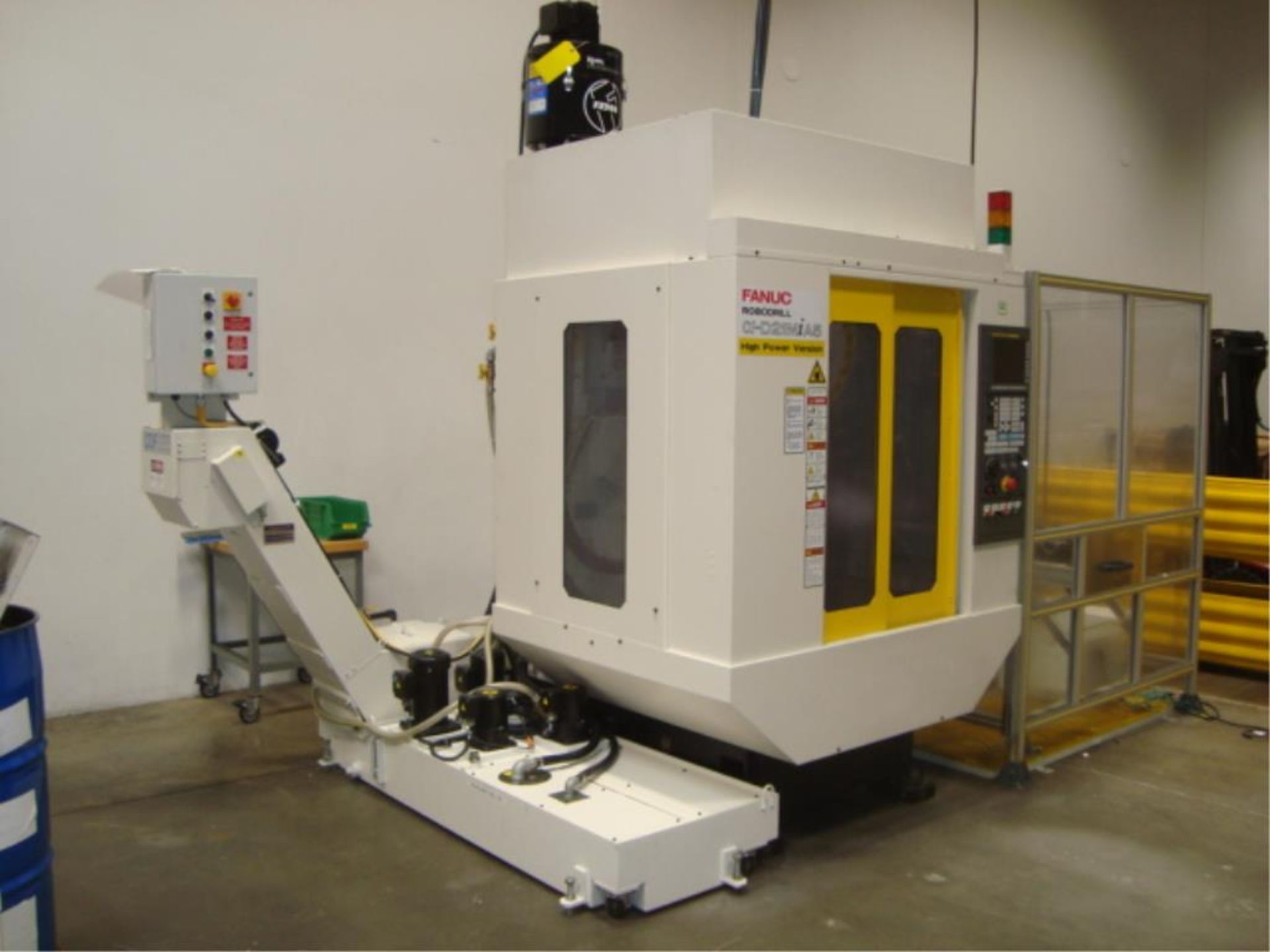 Fanuc Robodrill Alpha-D21MiA5 with Fanuc M-10iA 6-Axis Robot - Image 4 of 60