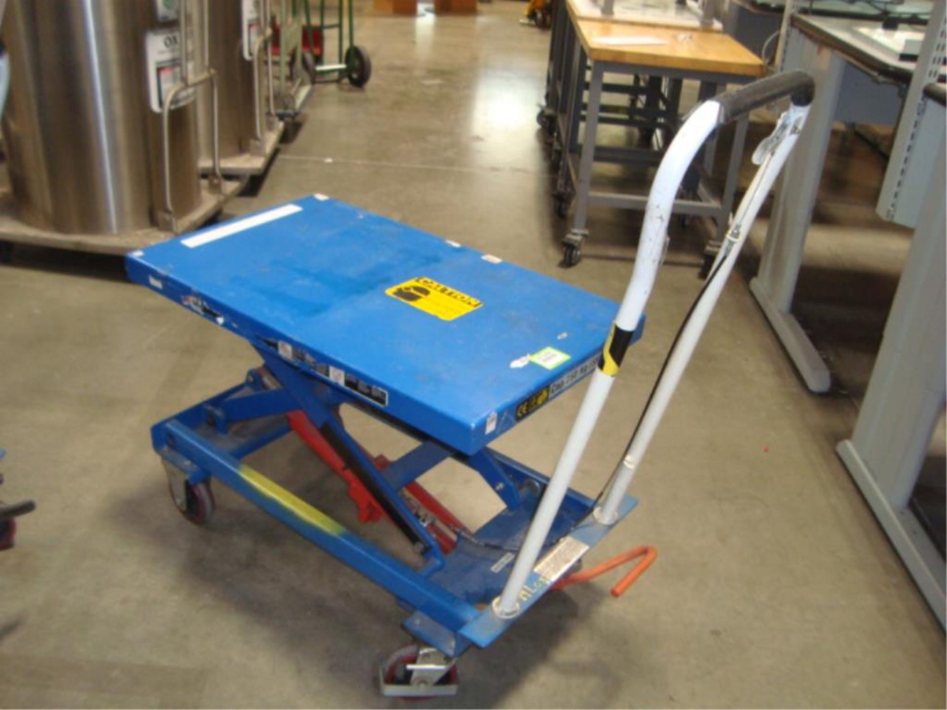 Hydraulic Lift Table - Image 3 of 8