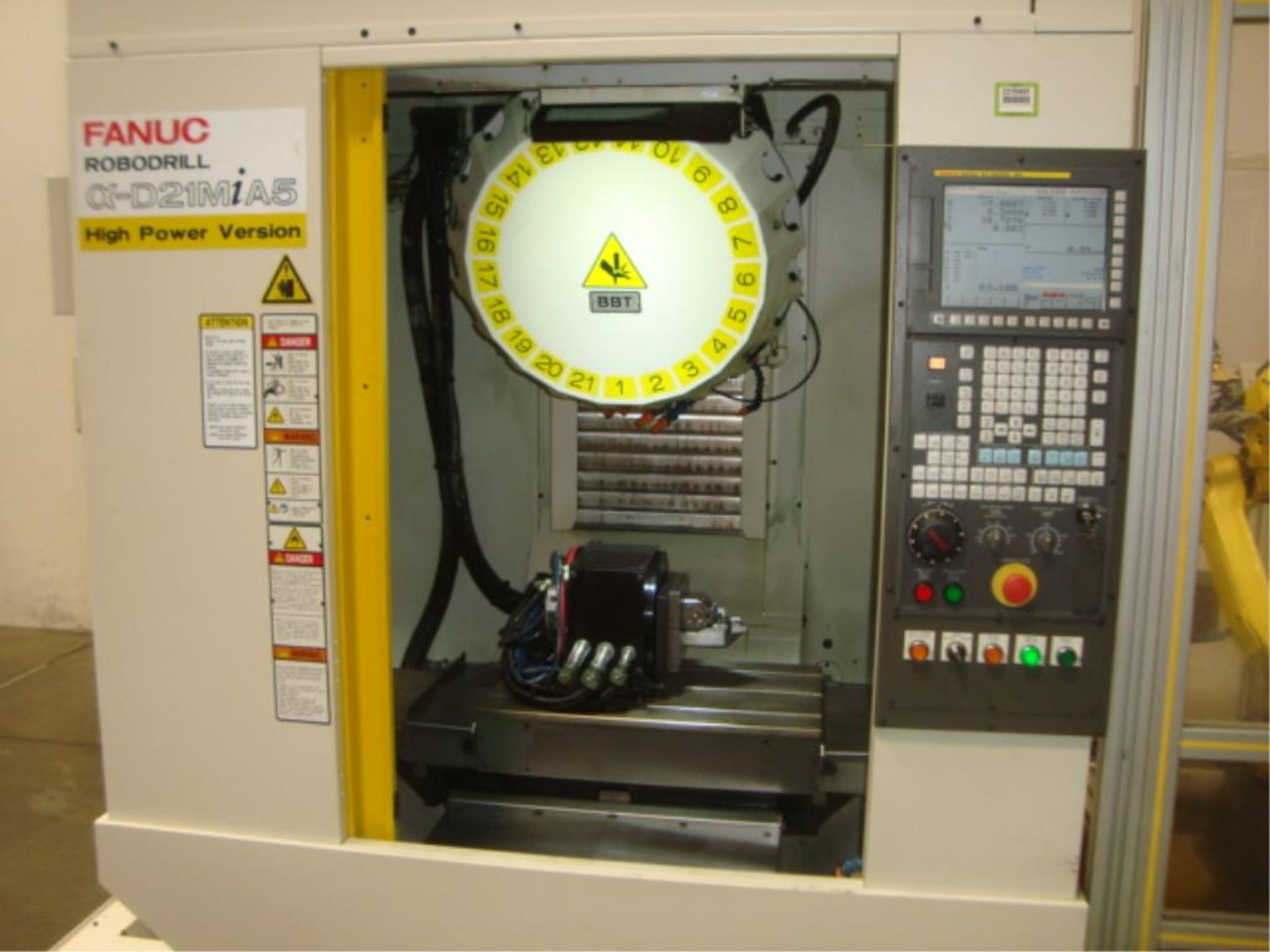 Fanuc Robodrill Alpha-D21MiA5 with Fanuc M-10iA 6-Axis Robot - Image 36 of 60