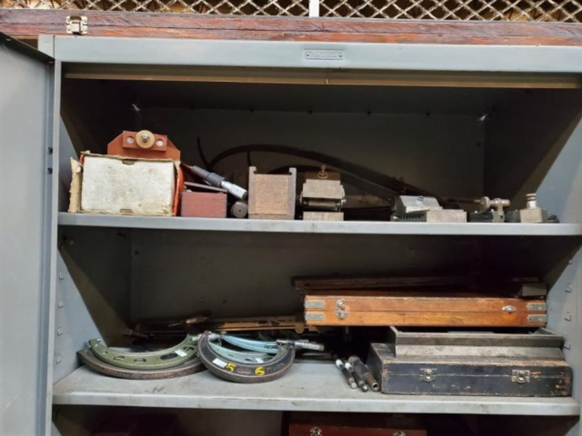 Cabinets with Contents - Image 3 of 10