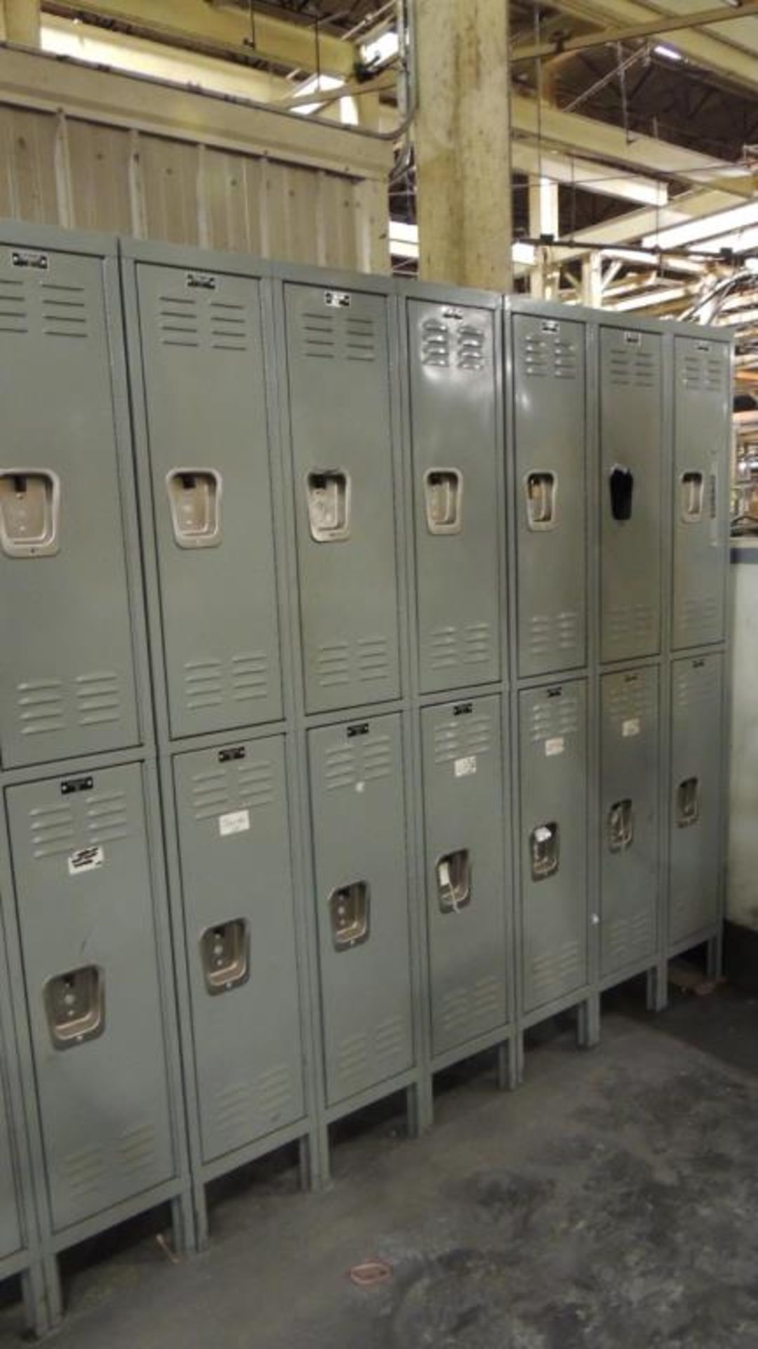 Lockers - Image 5 of 5