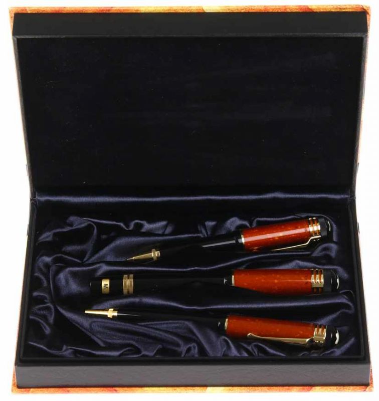 Montblanc, Writers Edition: Friedrich Schiller, set containing fountain pen with 18ct gold nib,