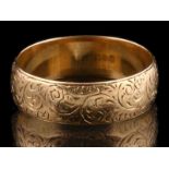 18kt geelgouden trouwring met gegraveerd decor, Chester, 1830 - ringmaat 55 mm -